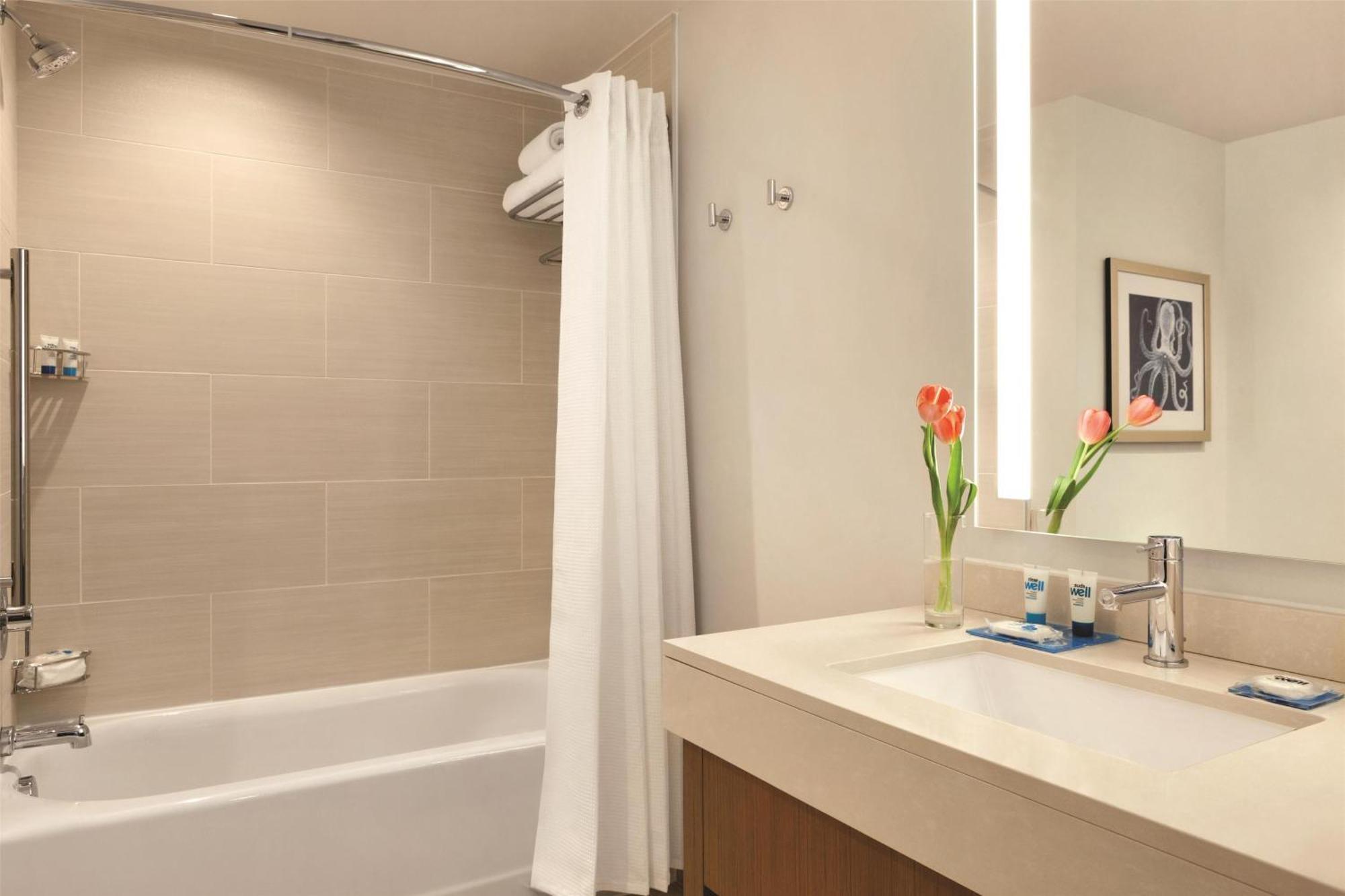 Queen Room Two Queen Beds Oceanfront