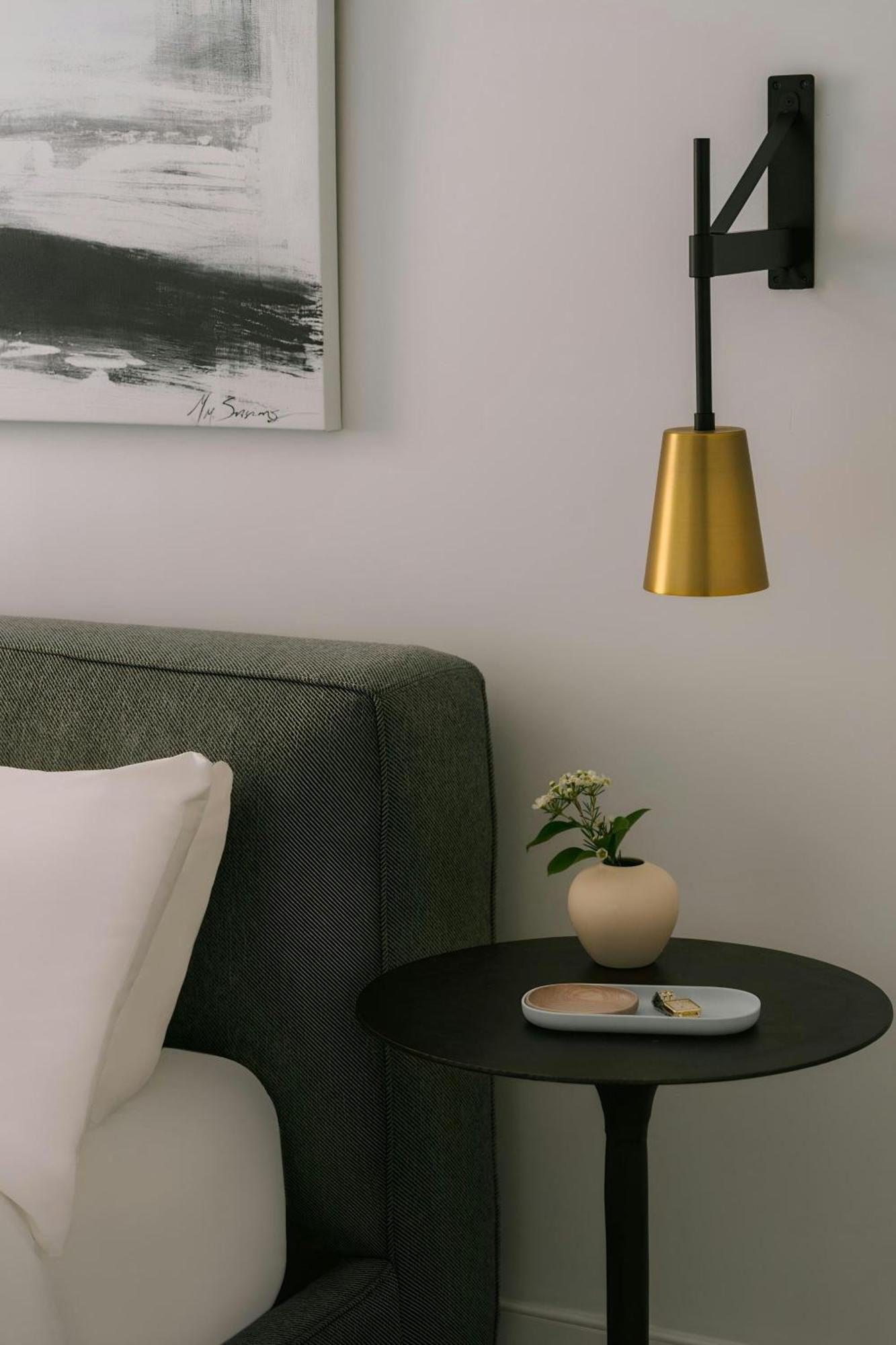 Stellar One-Bedroom Apartment with King Bed