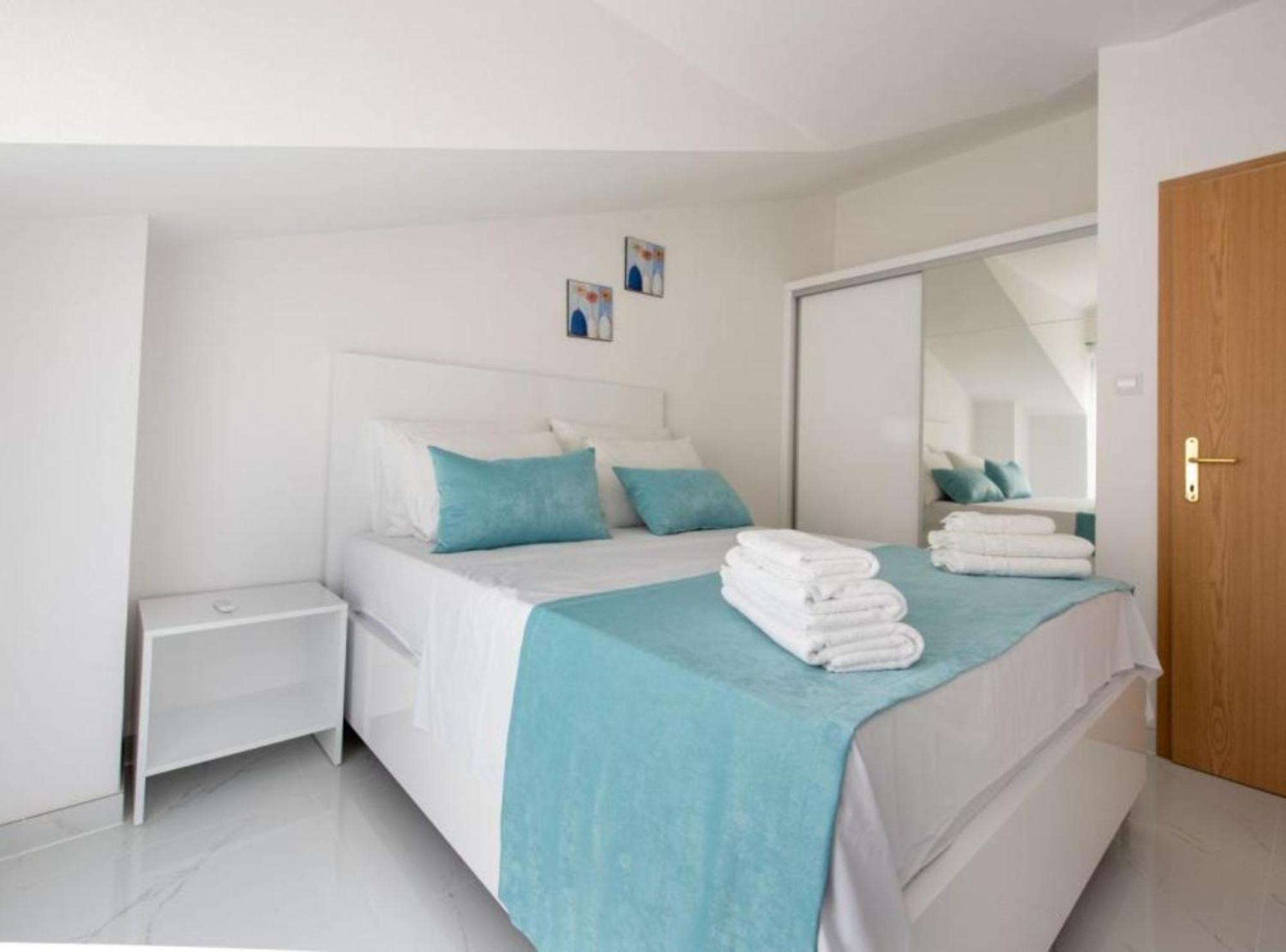Deluxe Suite Pyramid View