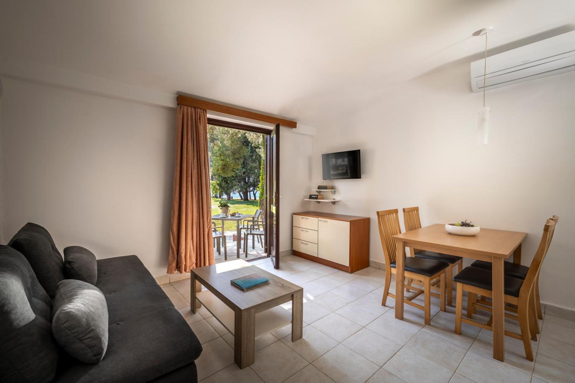 Superior One-Bedroom Apartment