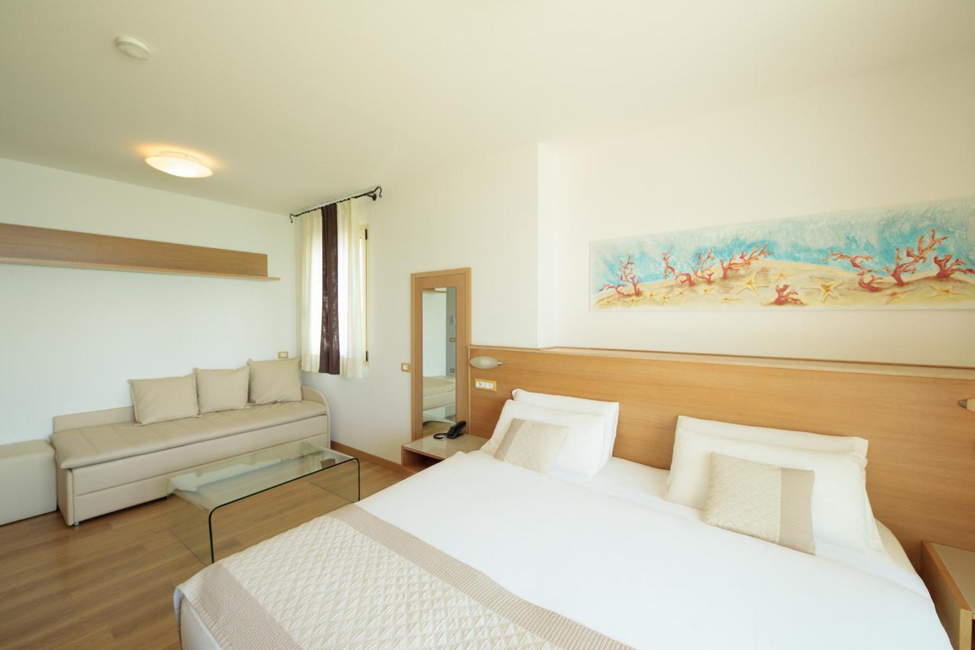 Superior Double Room Frontal Sea View