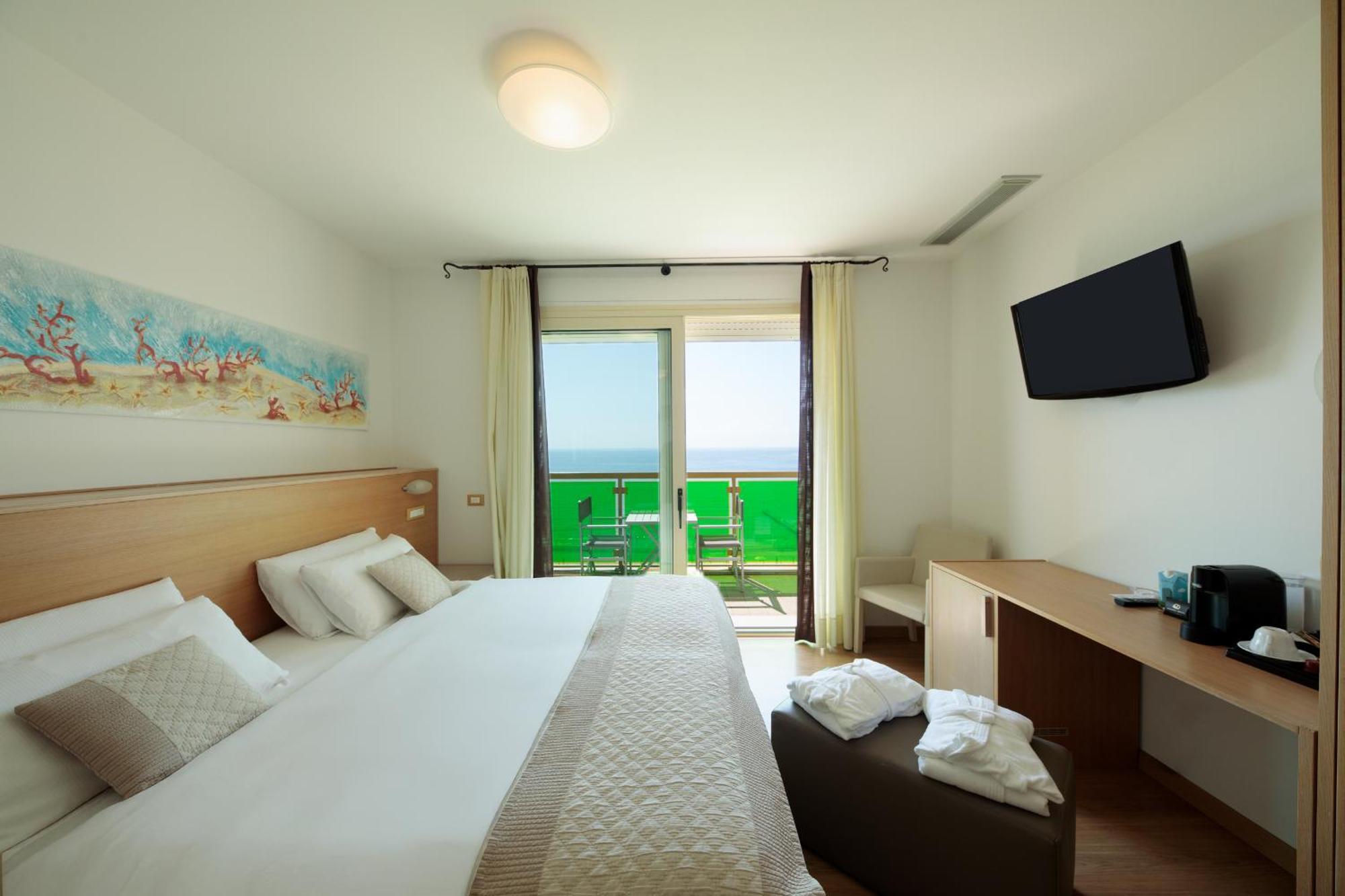 Superior Double Room Frontal Sea View
