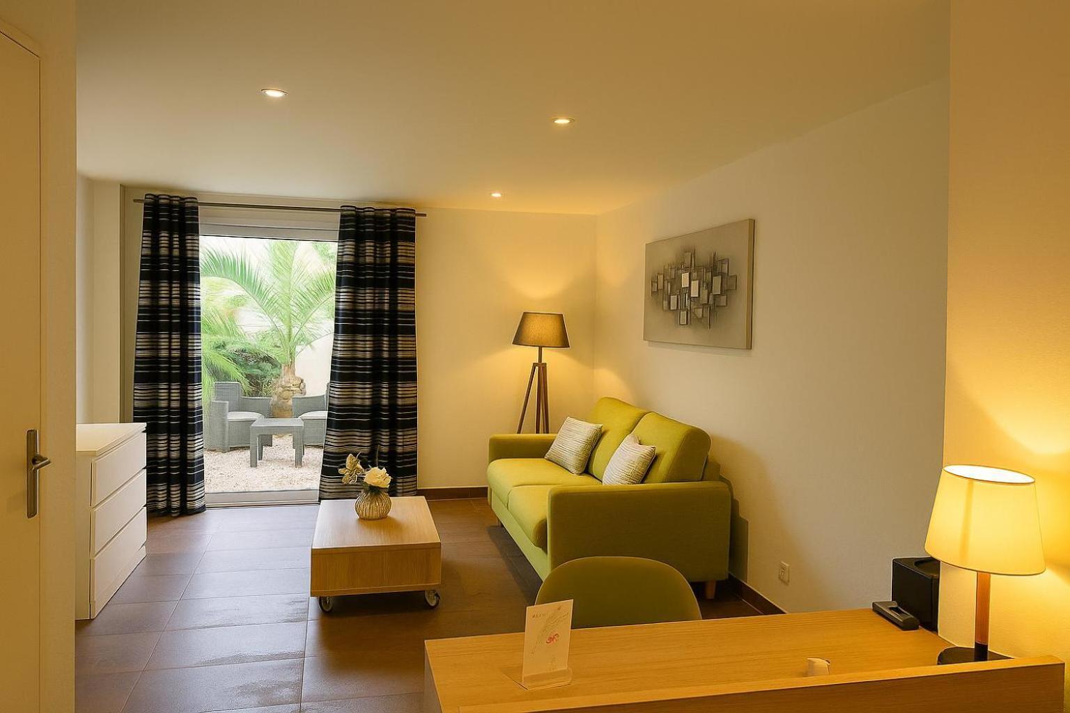 Suite Terrace heated swimming pool access