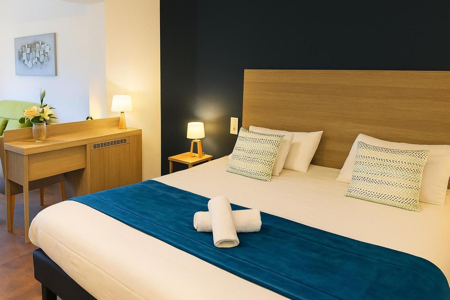 Suite Terrace heated swimming pool access
