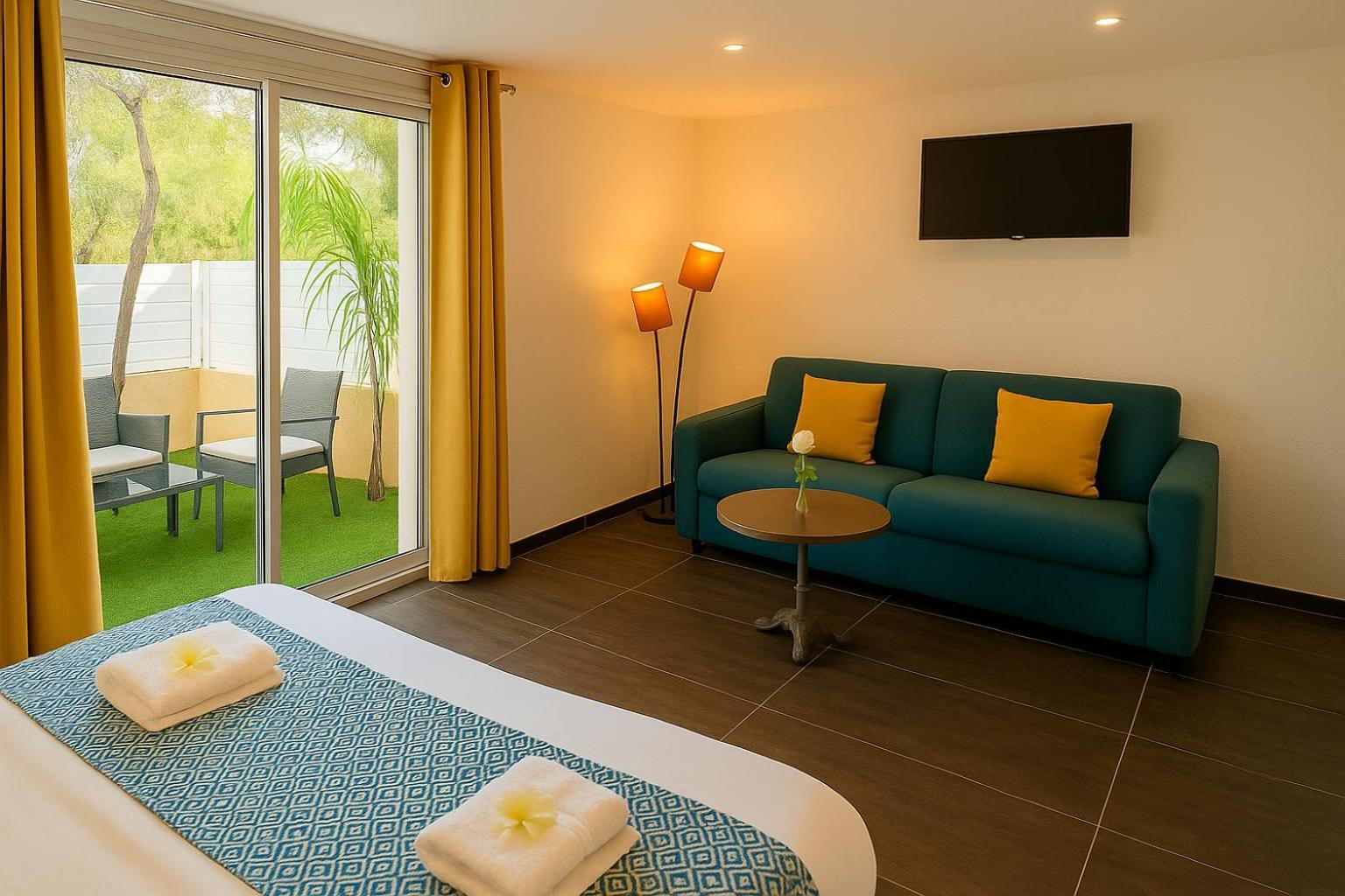 Junior Suite Terrace heated swimming pool access
