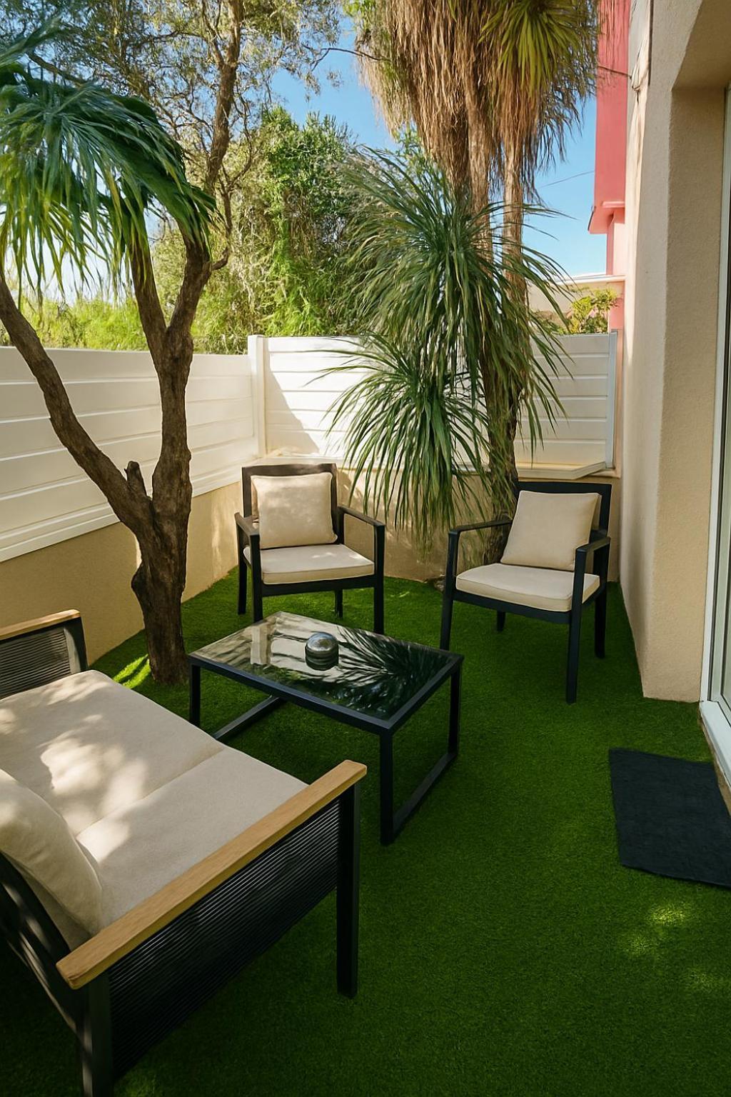Junior Suite Terrace heated swimming pool access