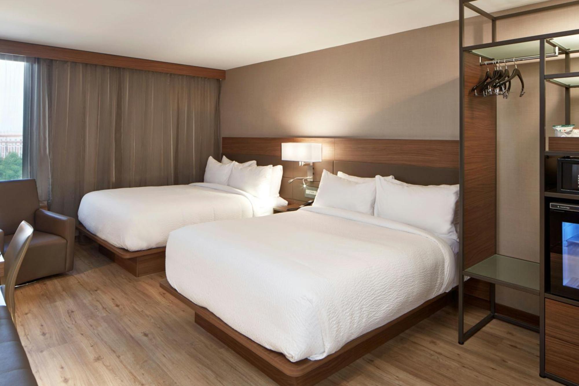 Queen Room with Two Queen Beds,1671869300:JPEG