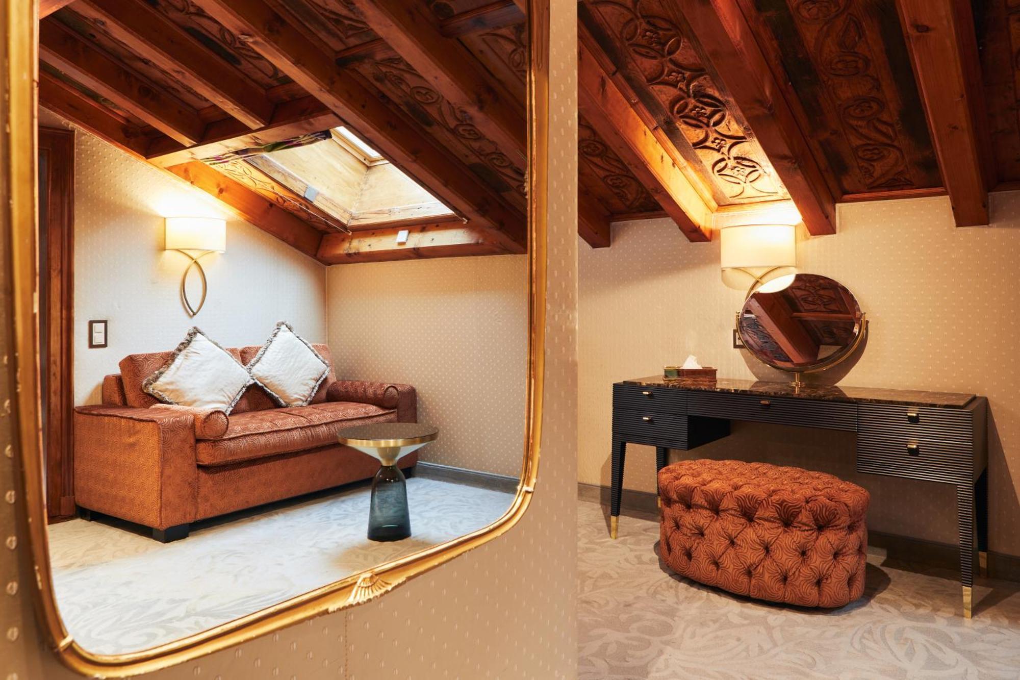 Luxury Suite