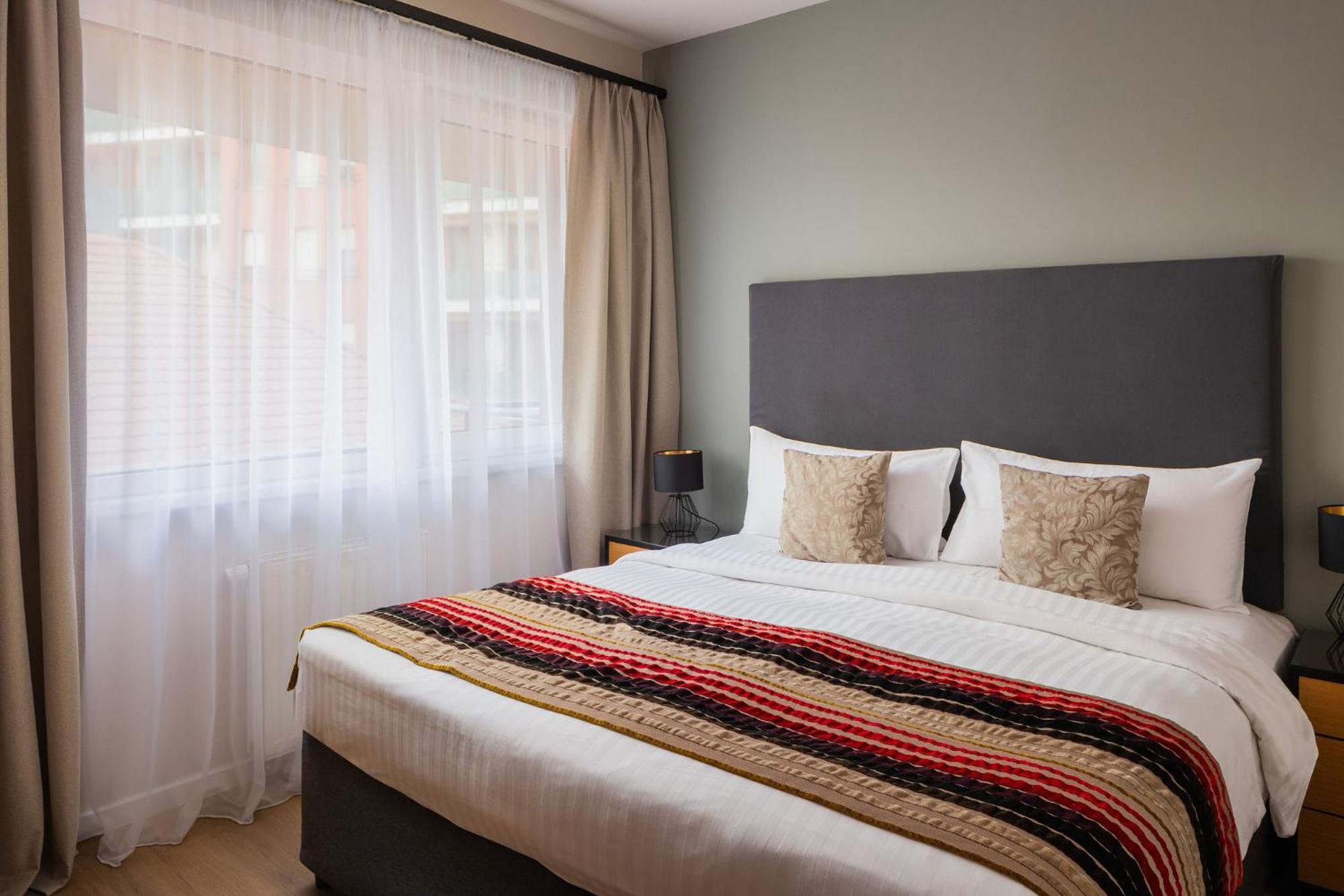 Deluxe One-Bedroom Suite