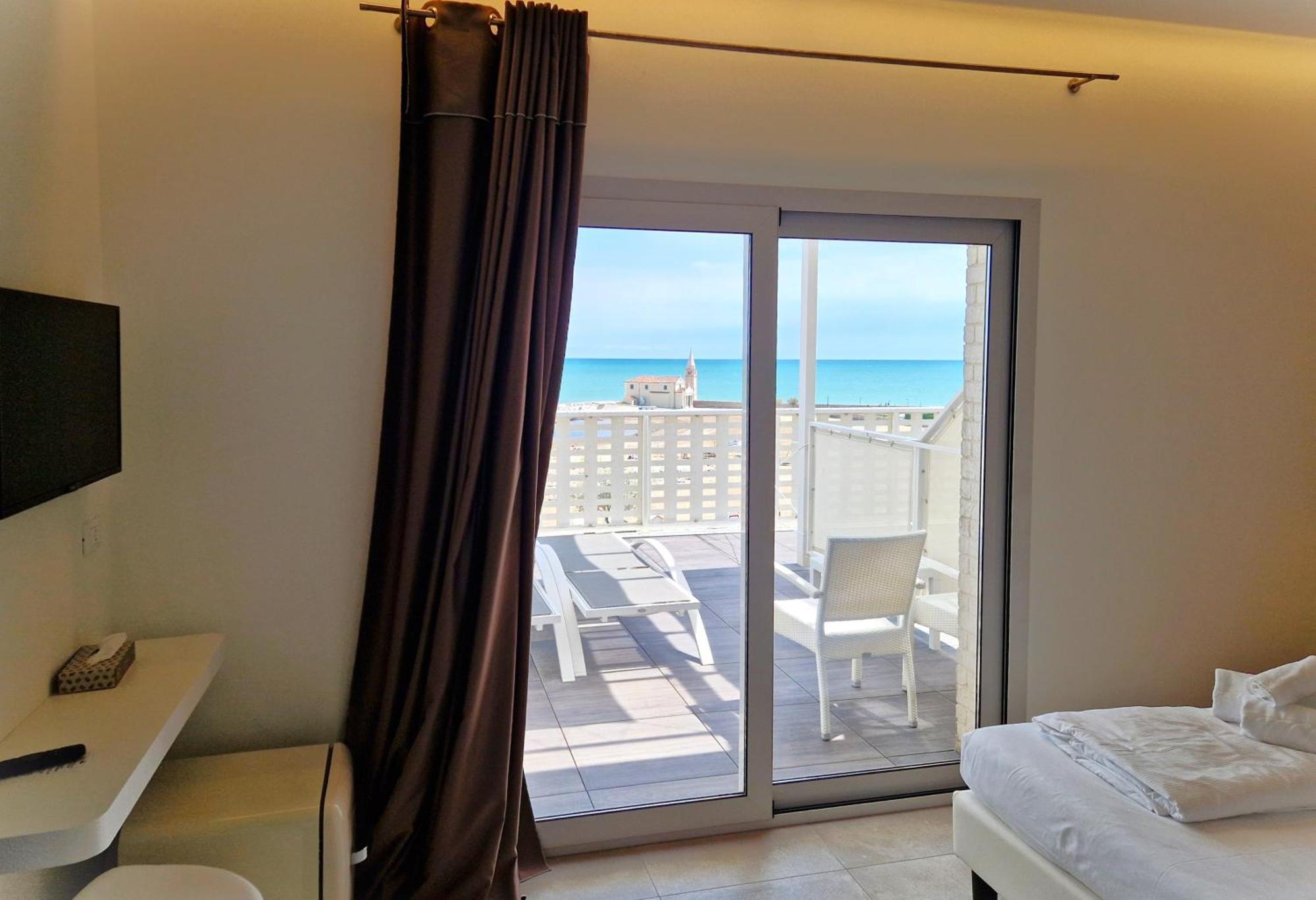 Deluxe Double Room Sea View