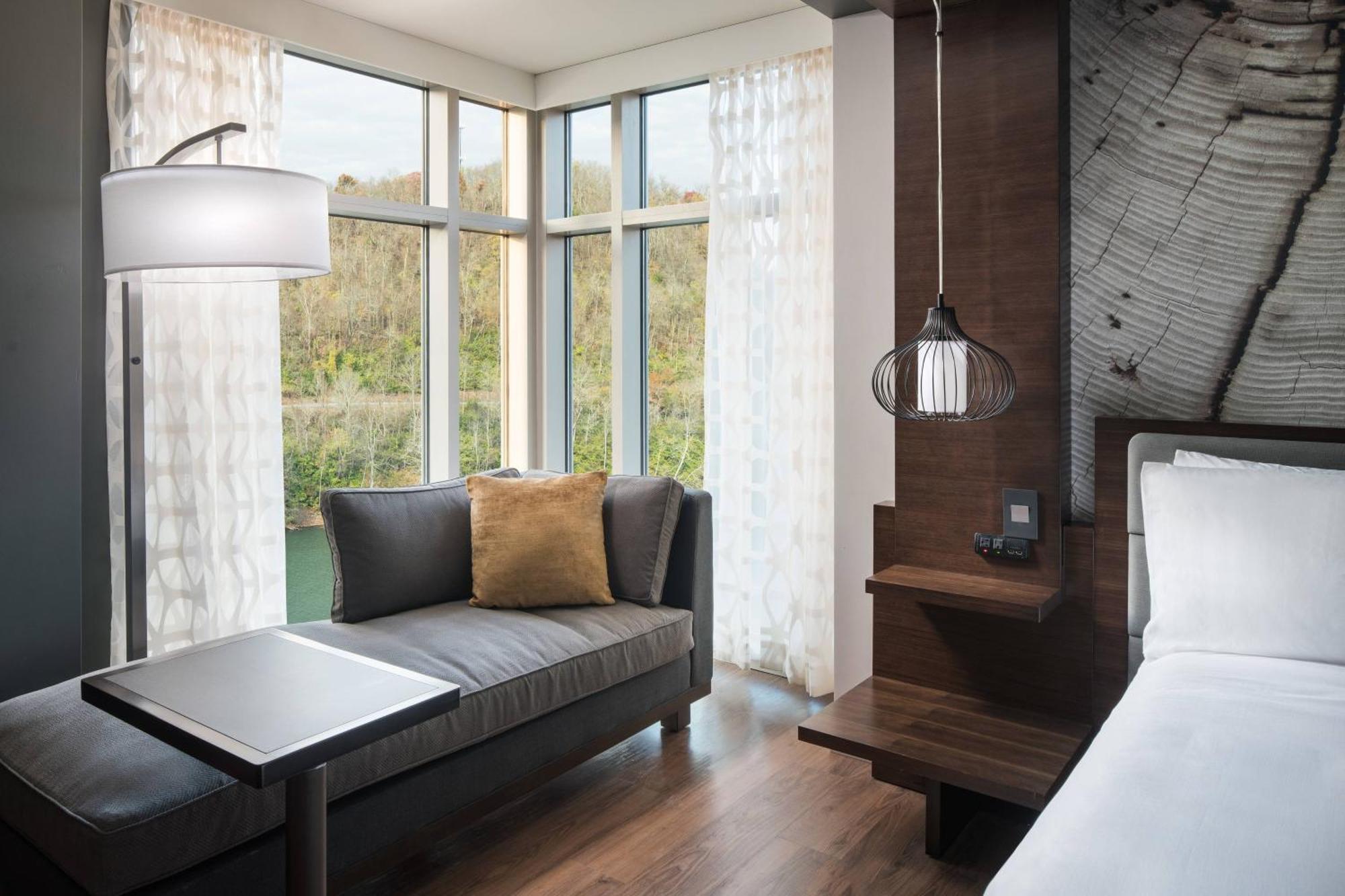 Corner King Room