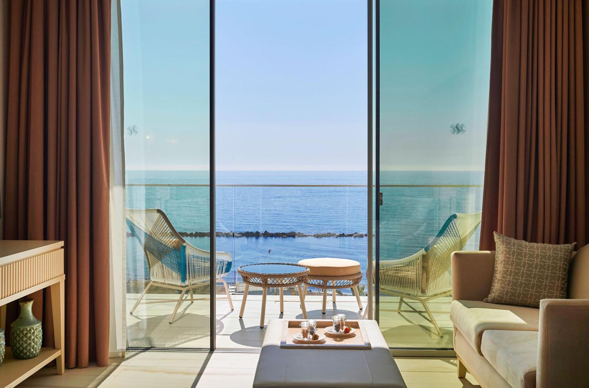 Deluxe Double or Twin Room with Sea View