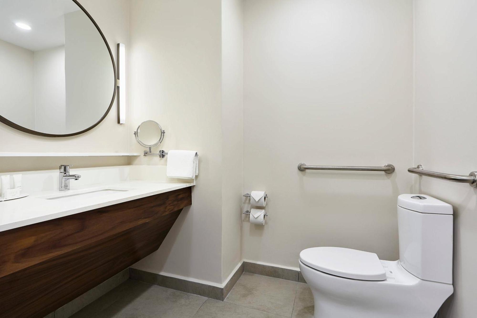 Guest room 2 Double Airport Transfer