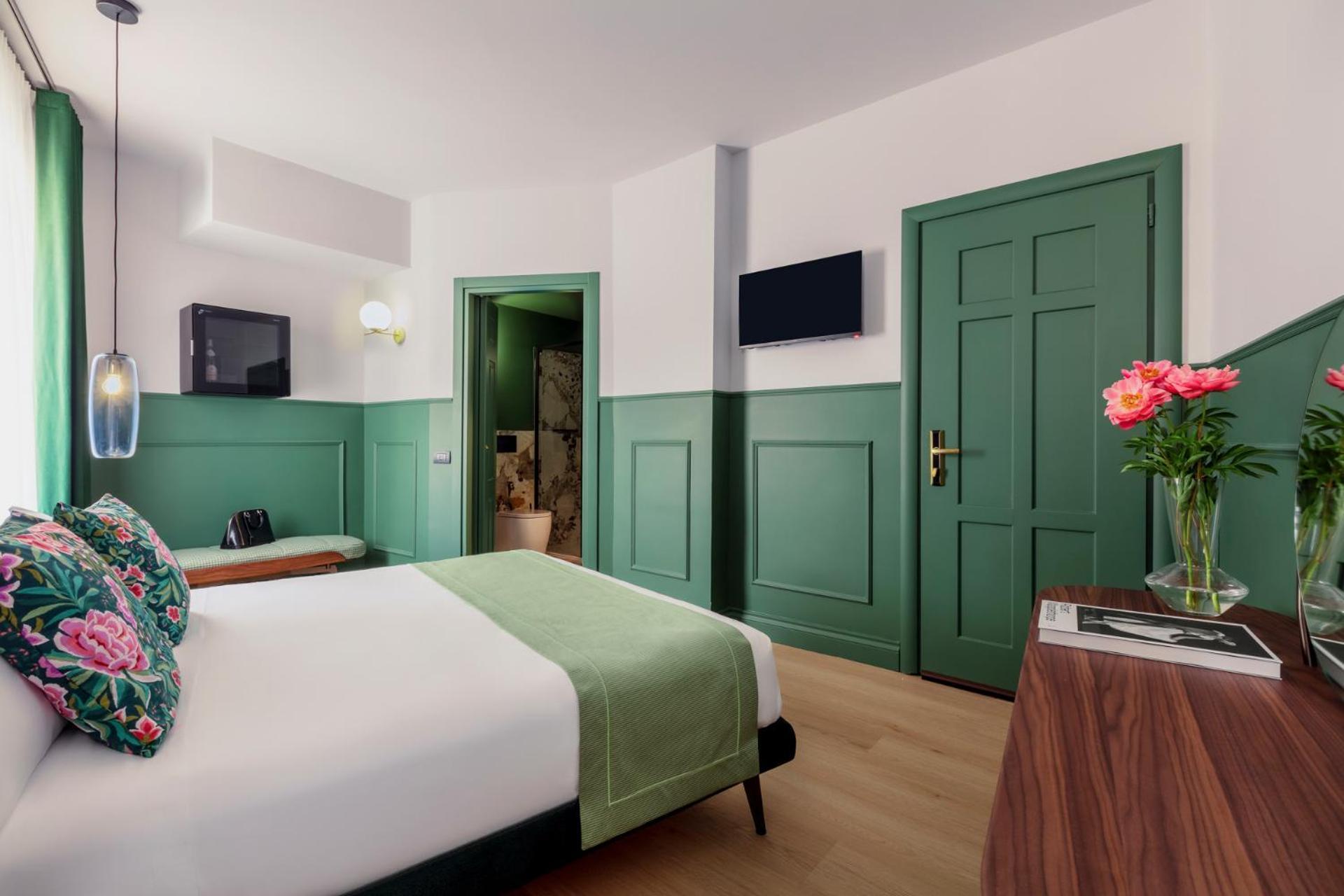 Deluxe Double Room Separate Building