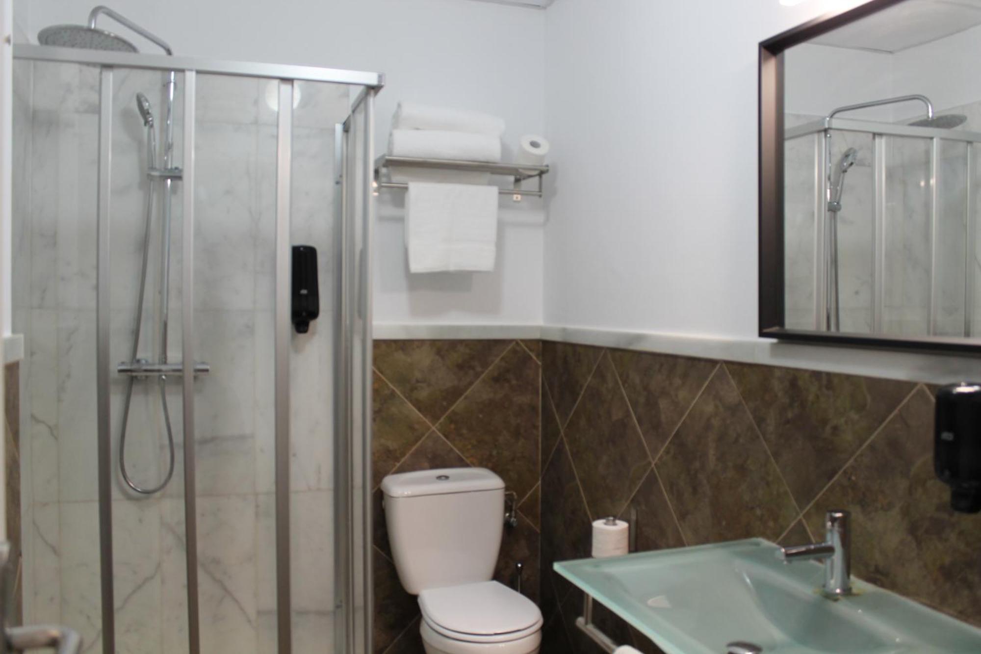 Triple Room Private Bathroom