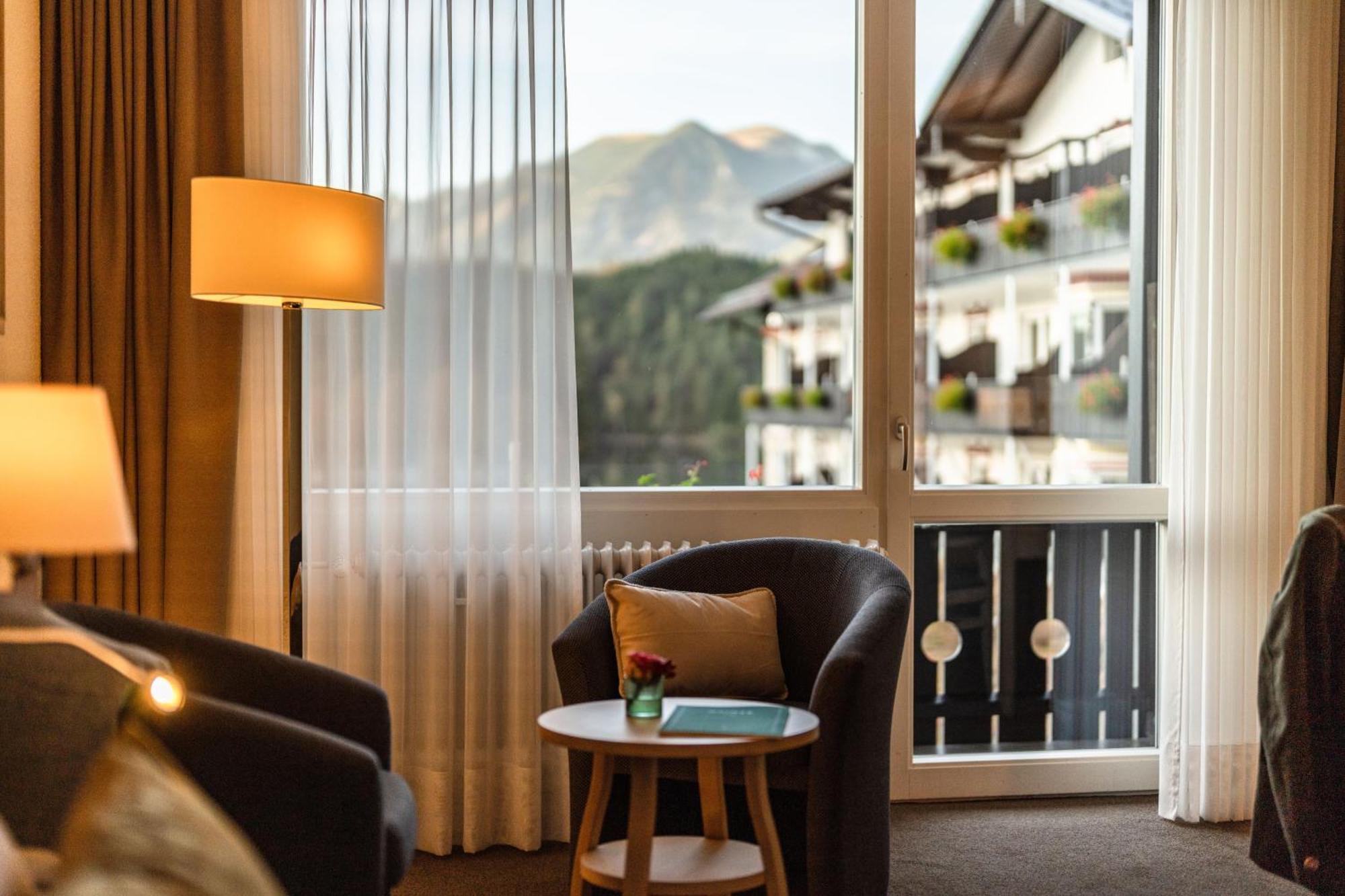 Double or Twin Room Lake View