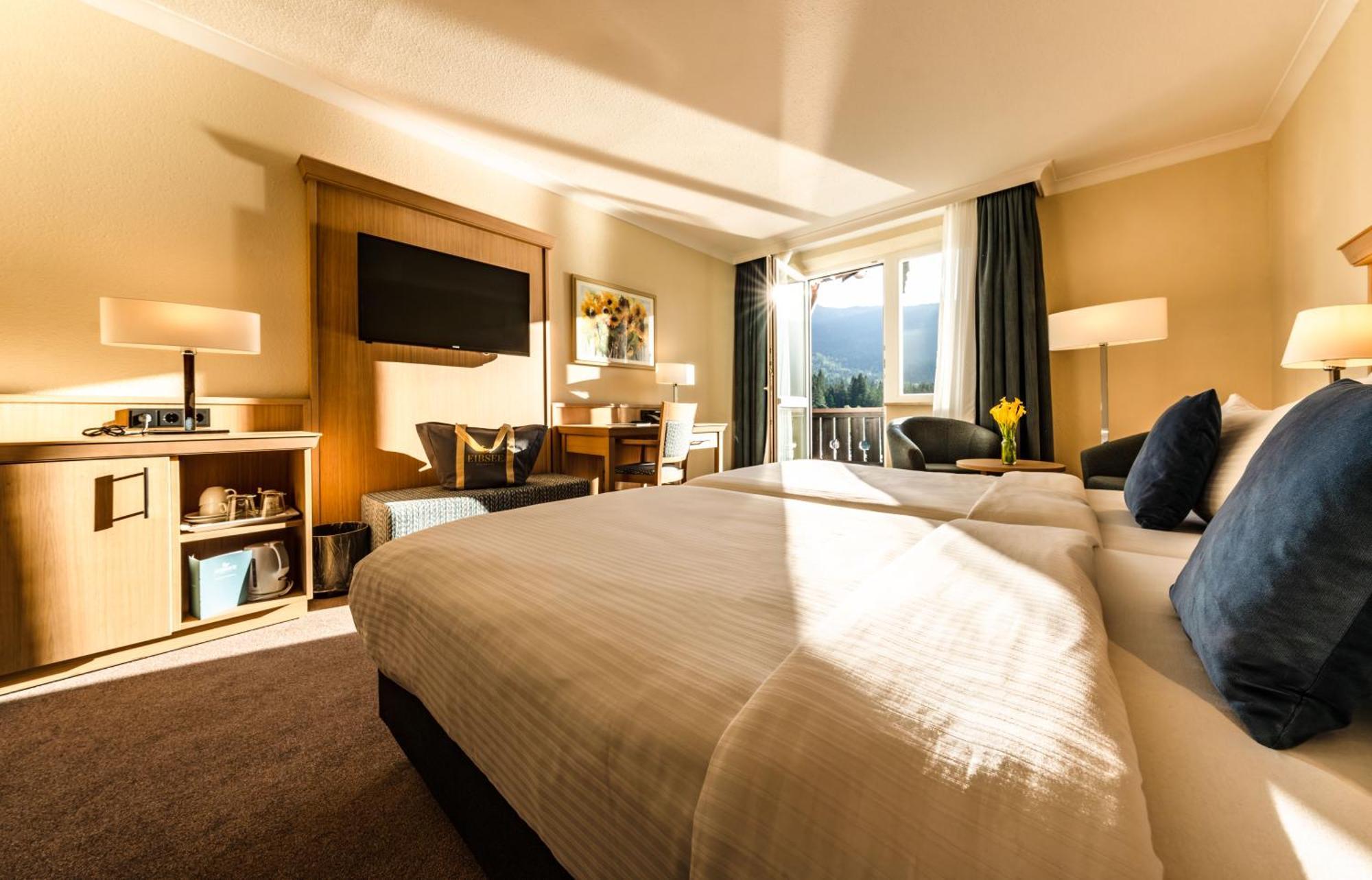 Double or Twin Room Lake View