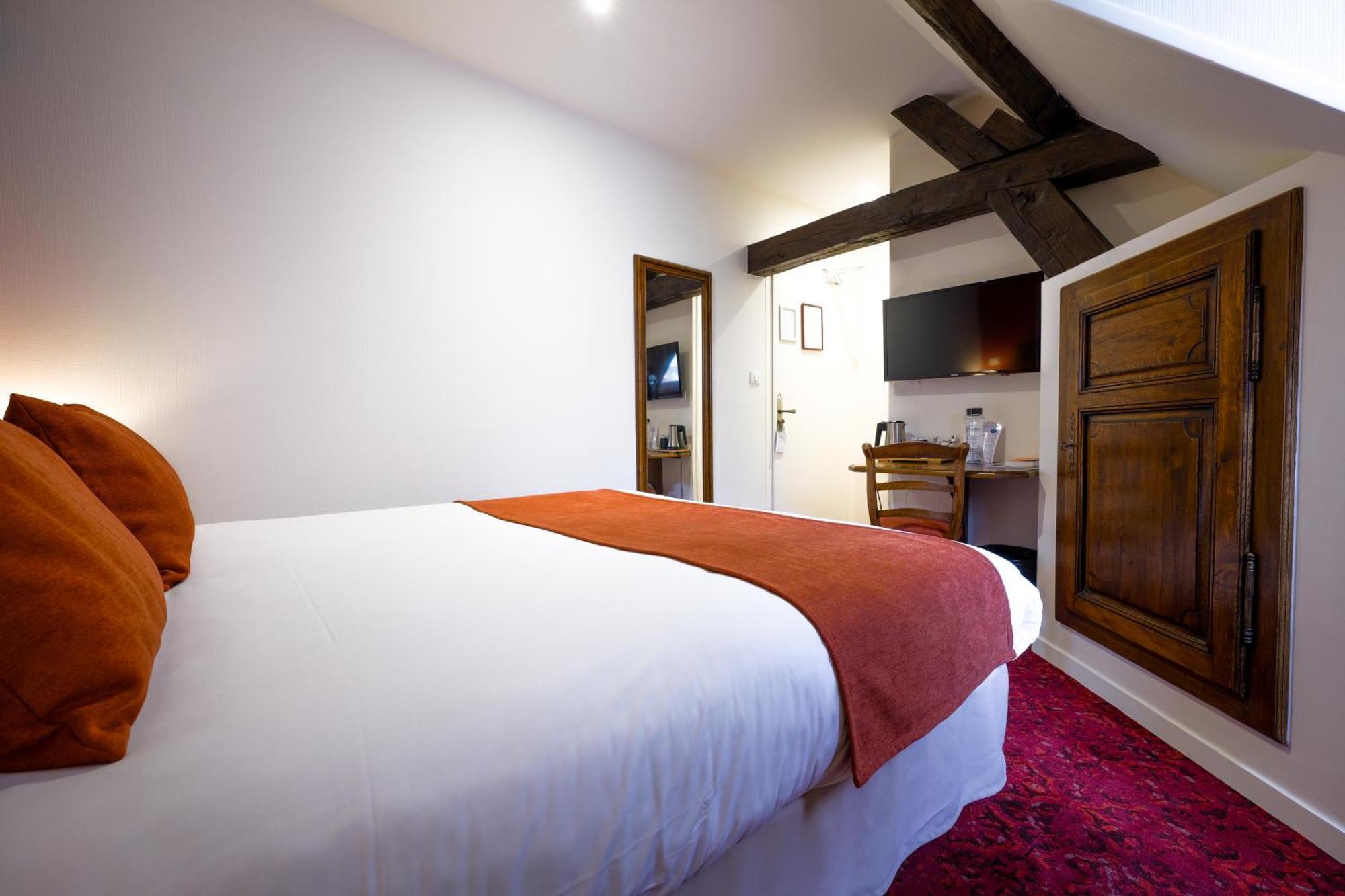 Classic Small Double Room