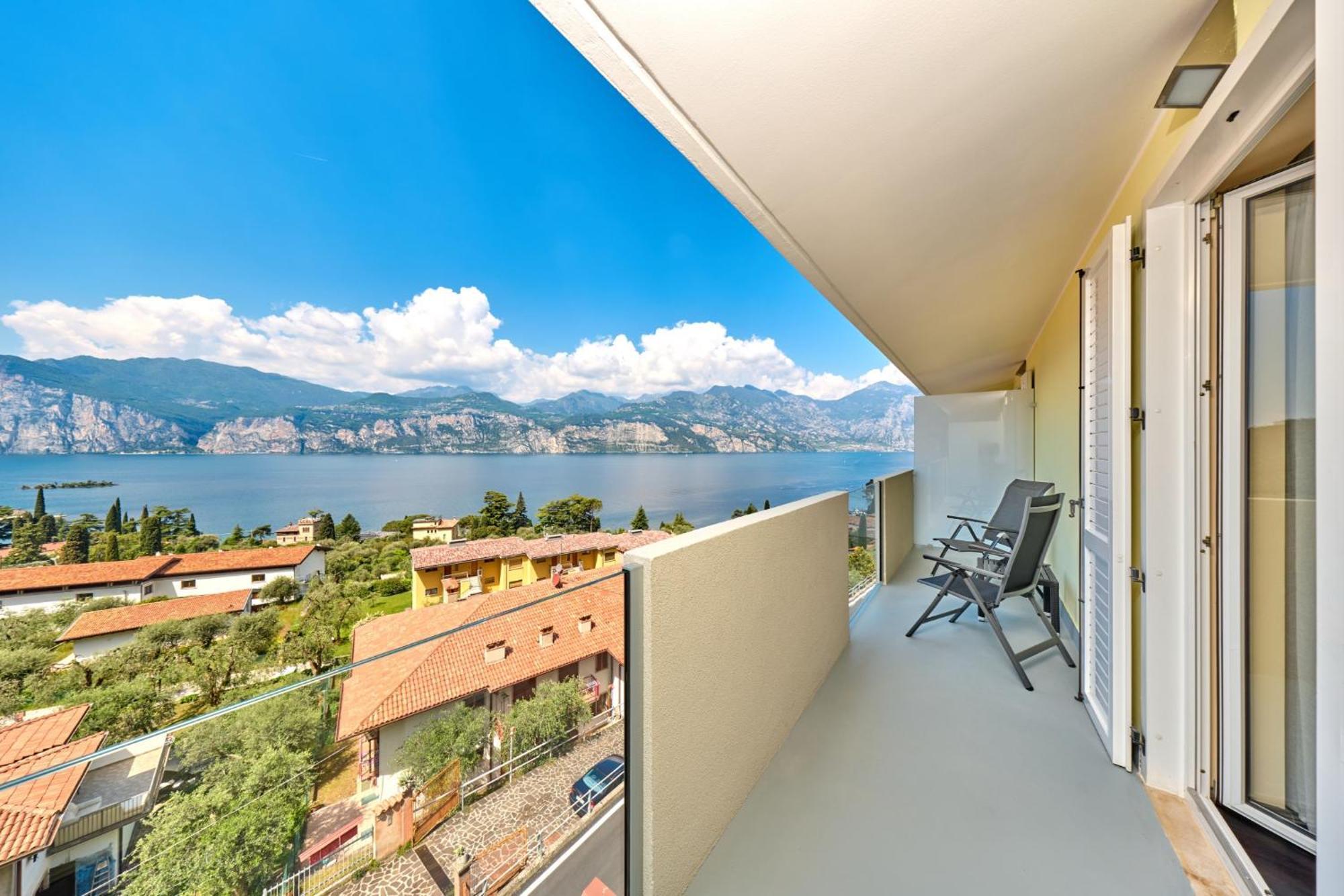 Triple Room Balcony Lake View