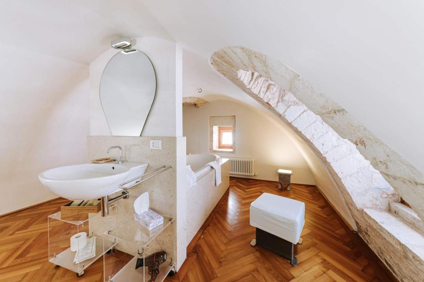 Suite Spa Bath