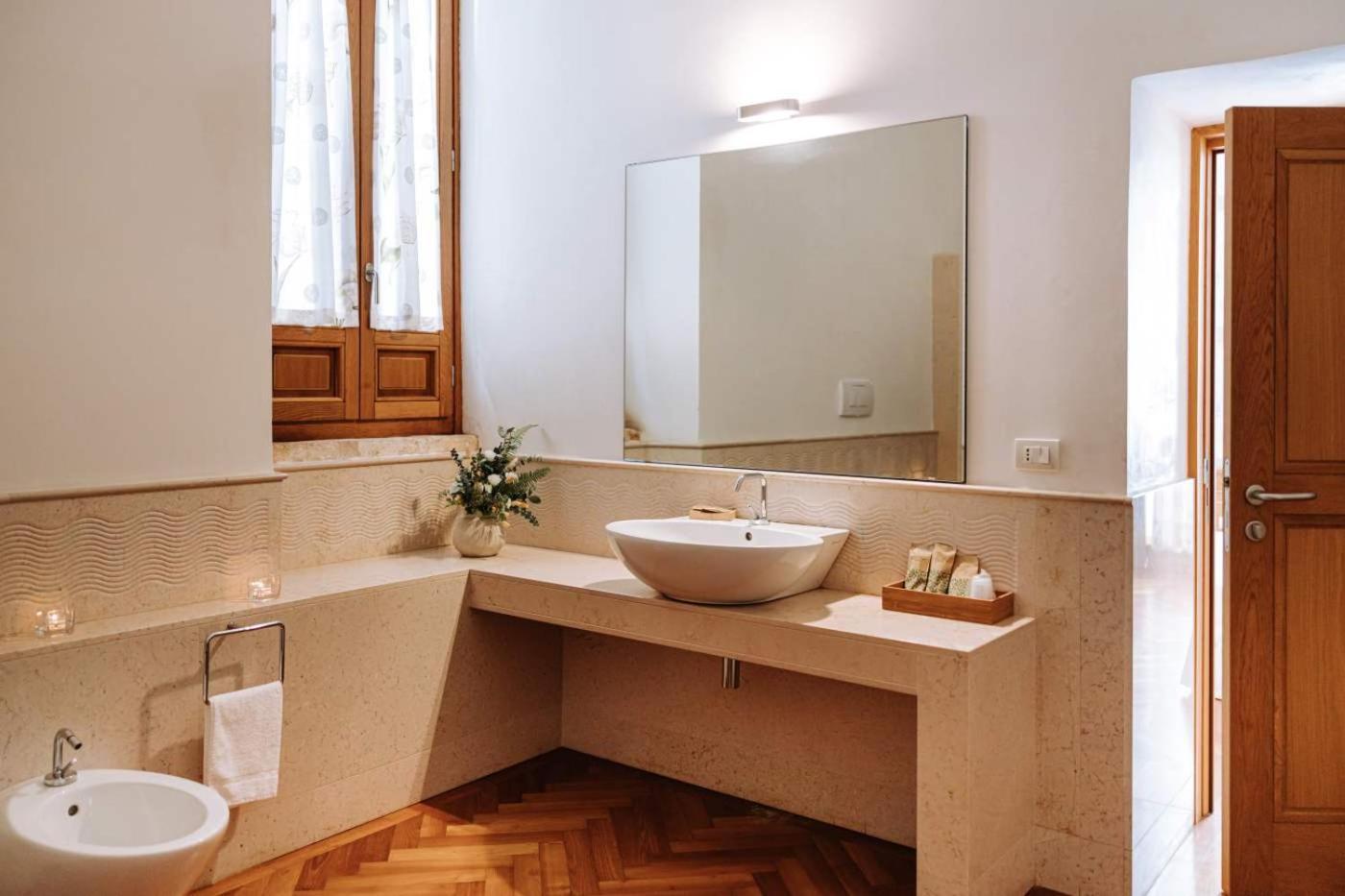 Deluxe Double or Twin Room Spa Bath
