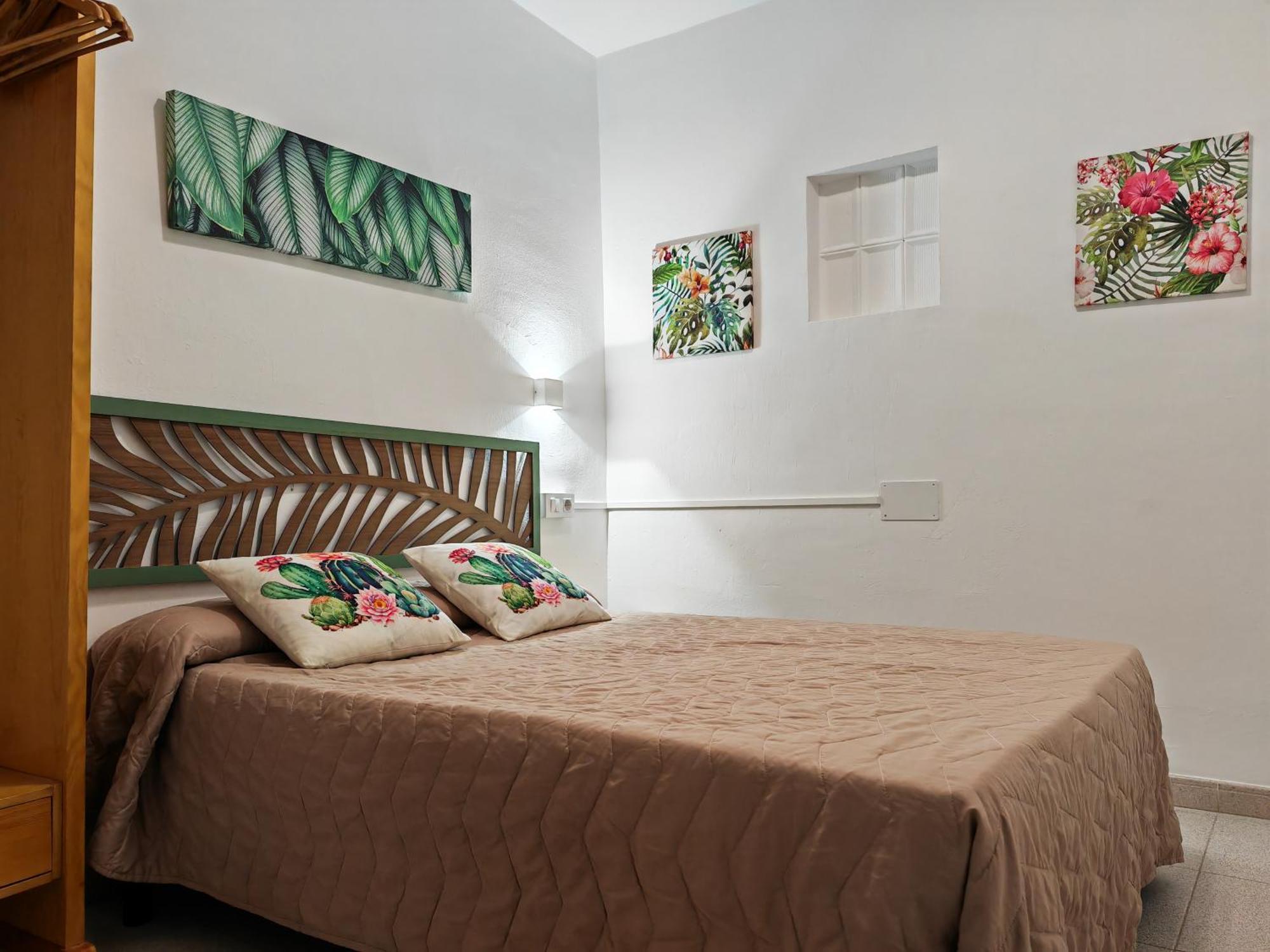 Small Single Room without Window