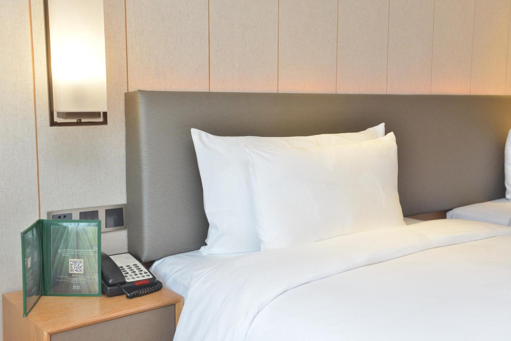 E500 Twin Room