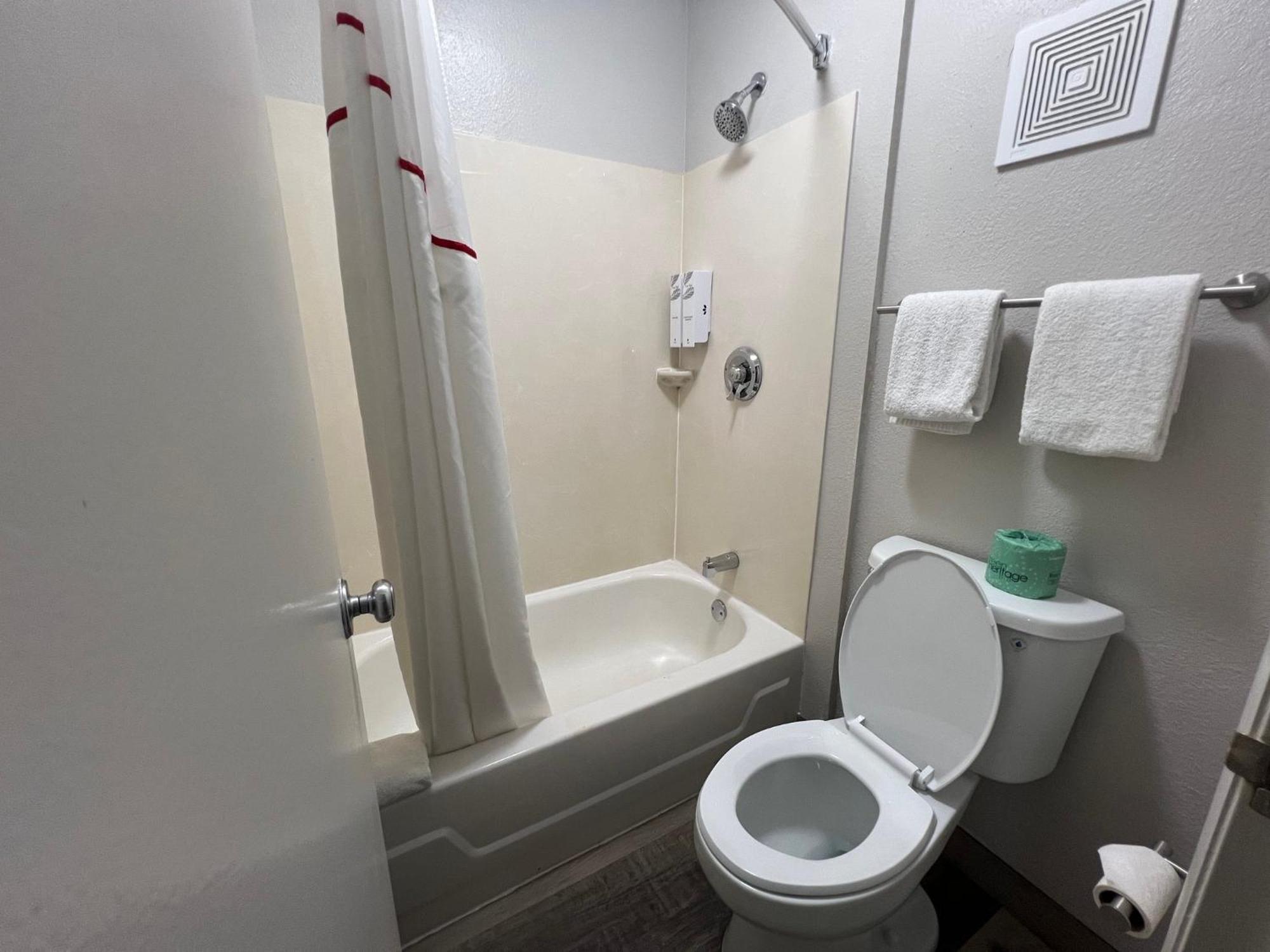 Superior King Room Disability Access Smoke,1672580248:JPEG