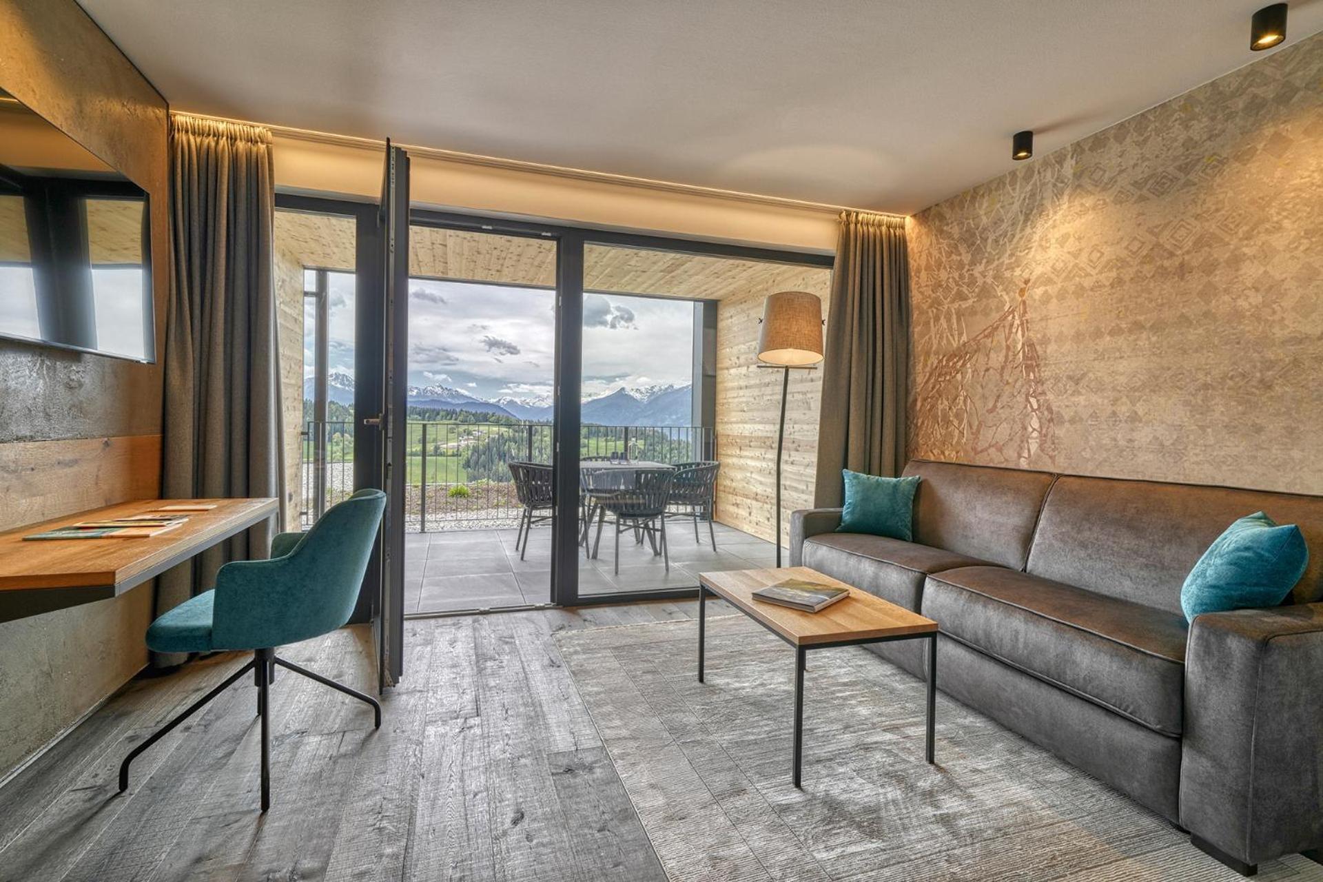 Junior Suite Mountain View