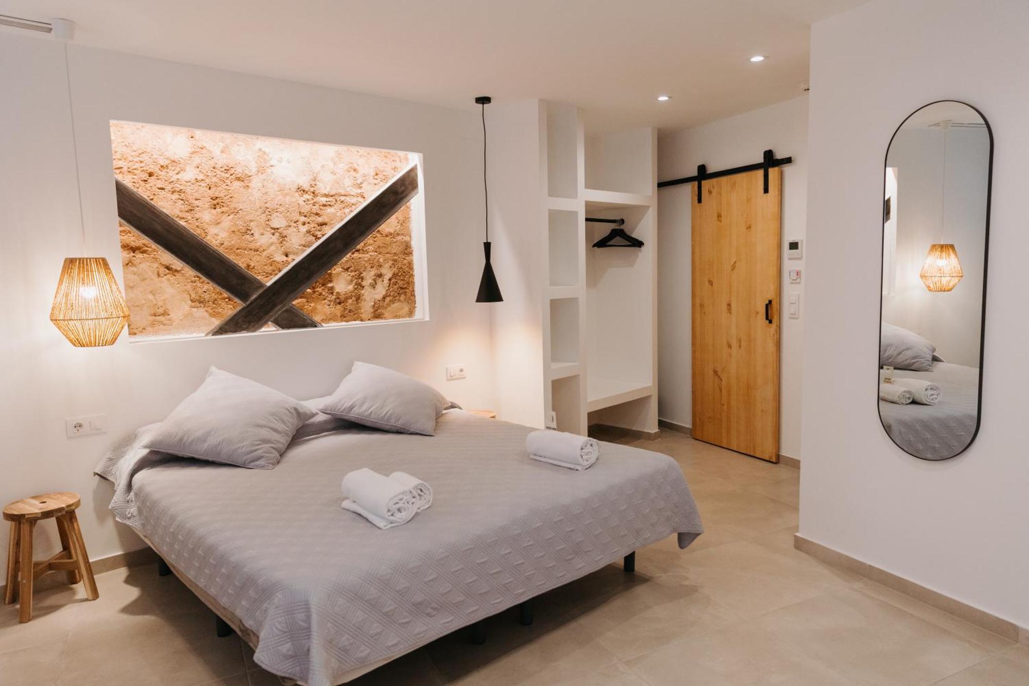 Double Room Private Bathroom