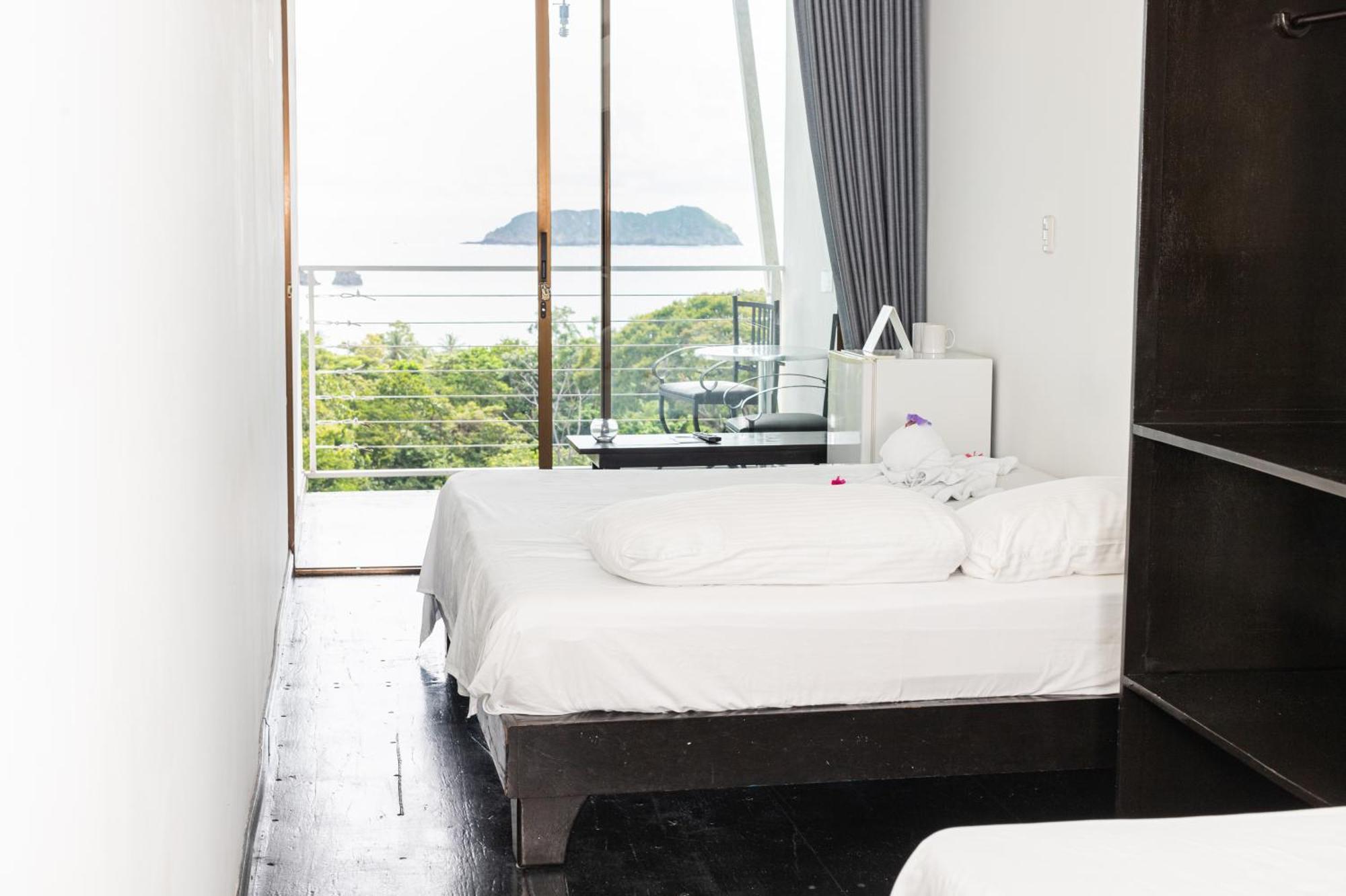 Quadruple Room Sea View