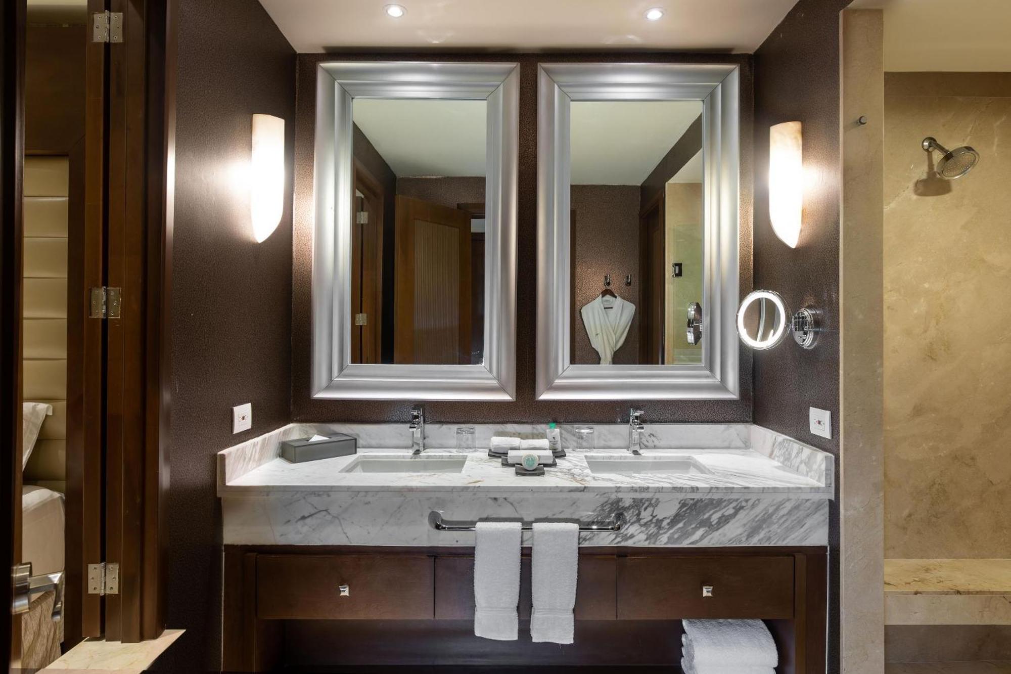 Grand Presidential Suite