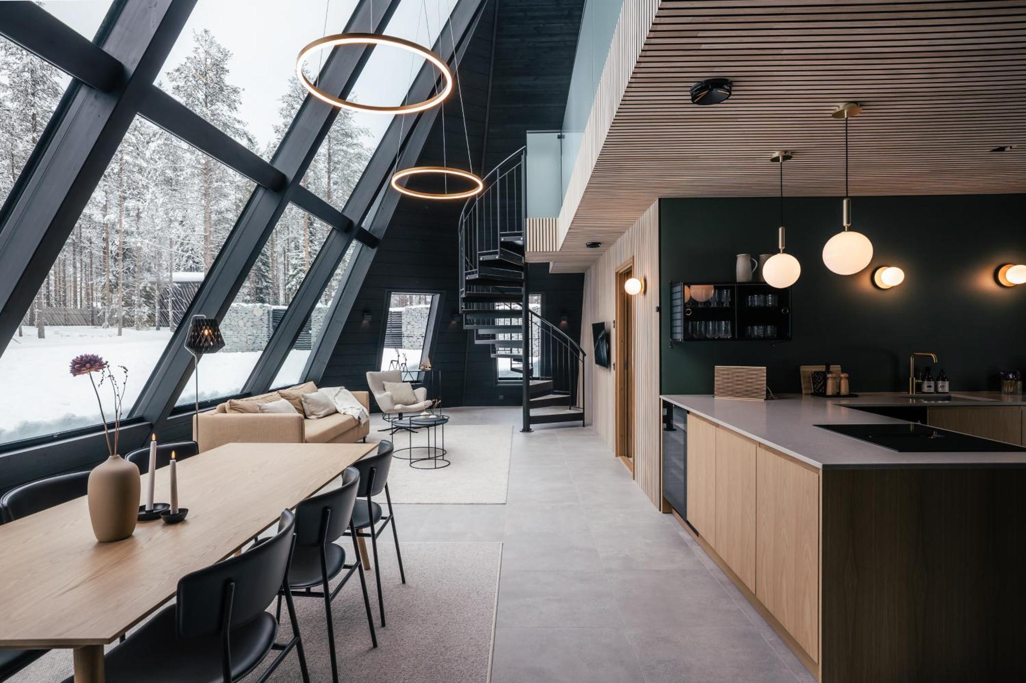 Deluxe Glass Apartment