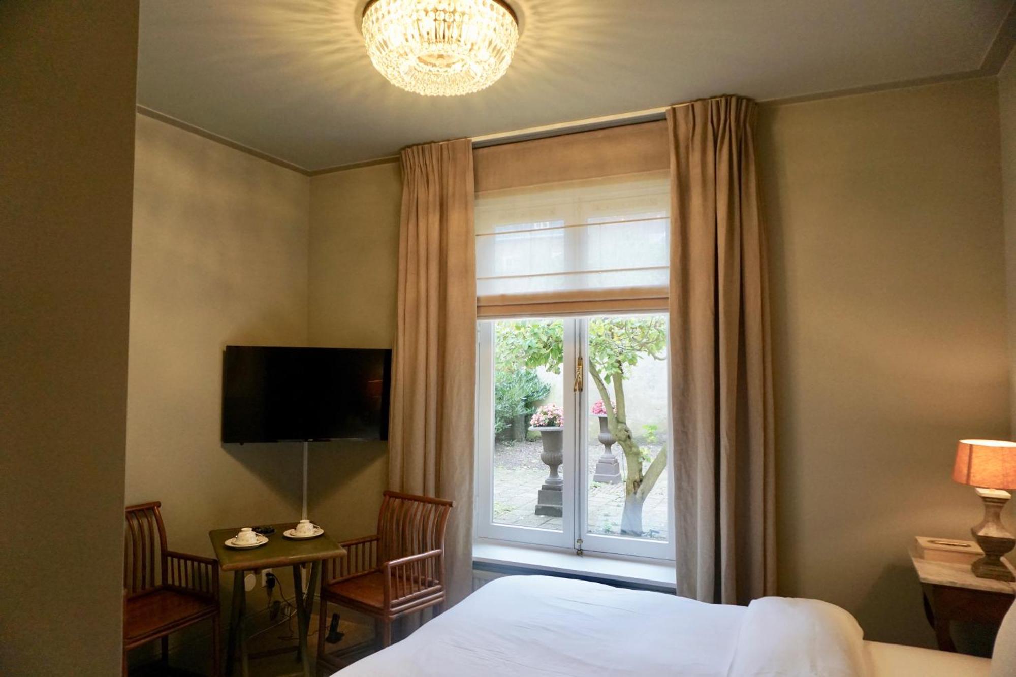 B&B 01
