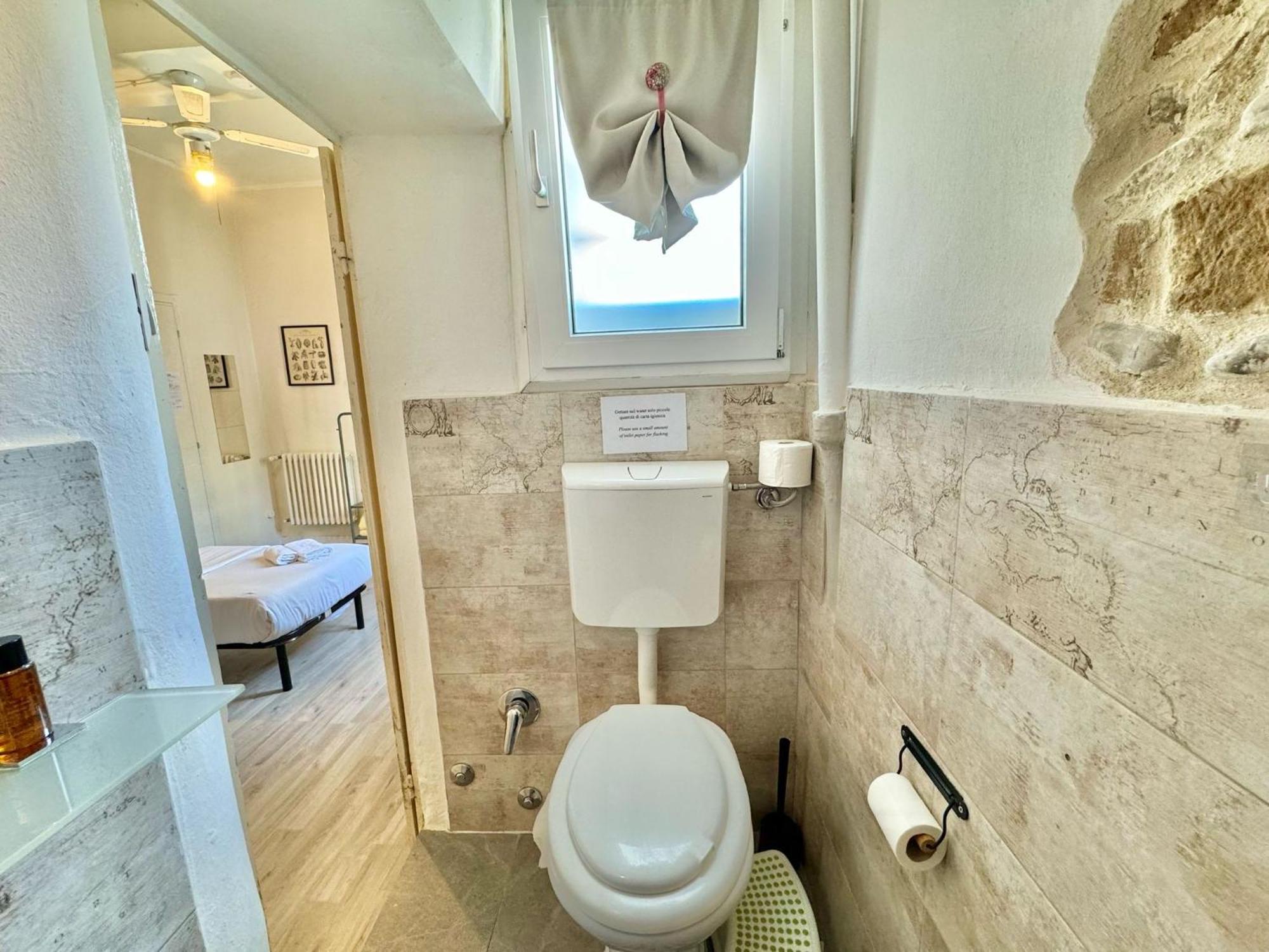 Twin Room Private Bathroom