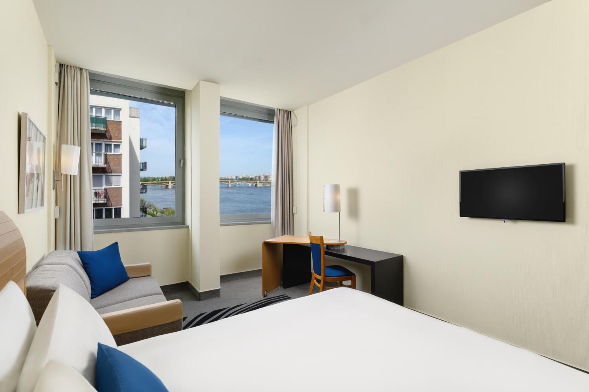 Executive Room view to the Margaret Bridge