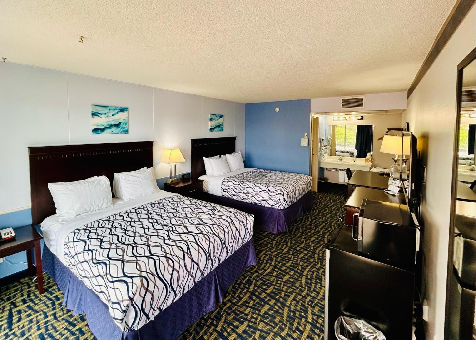 Queen Room Two Queen Beds Non-Smoking