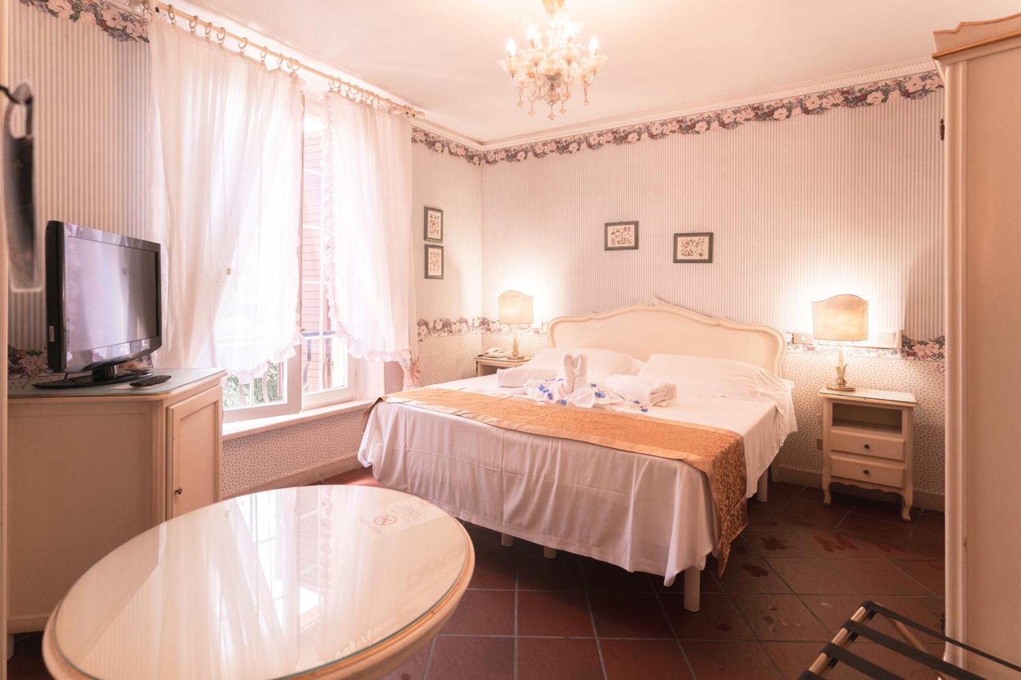 Classic Double or Twin Room
