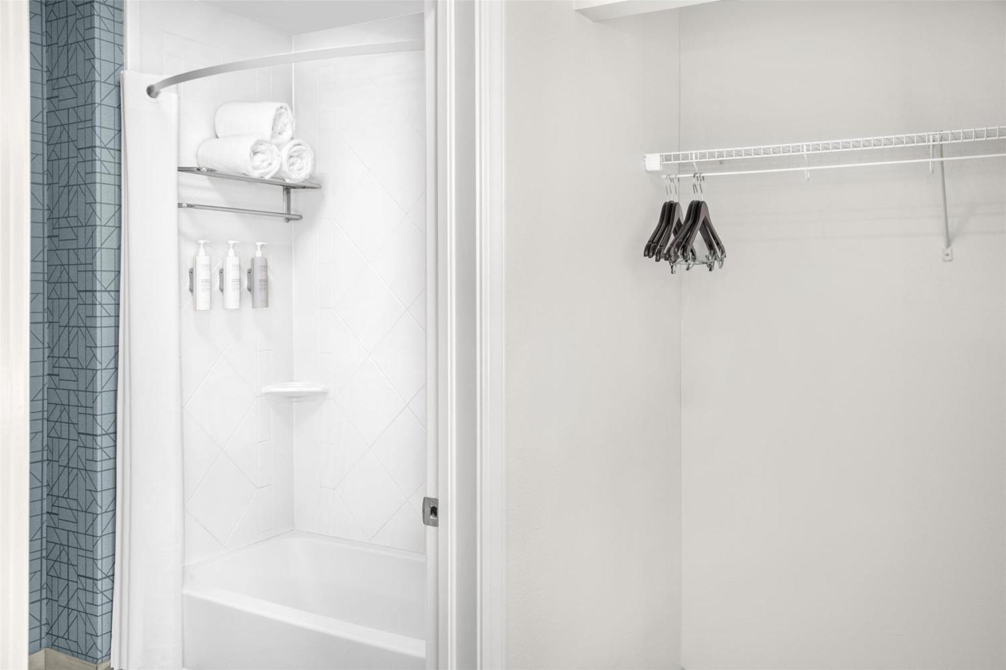 One-Bedroom King Suite Non-Smoking