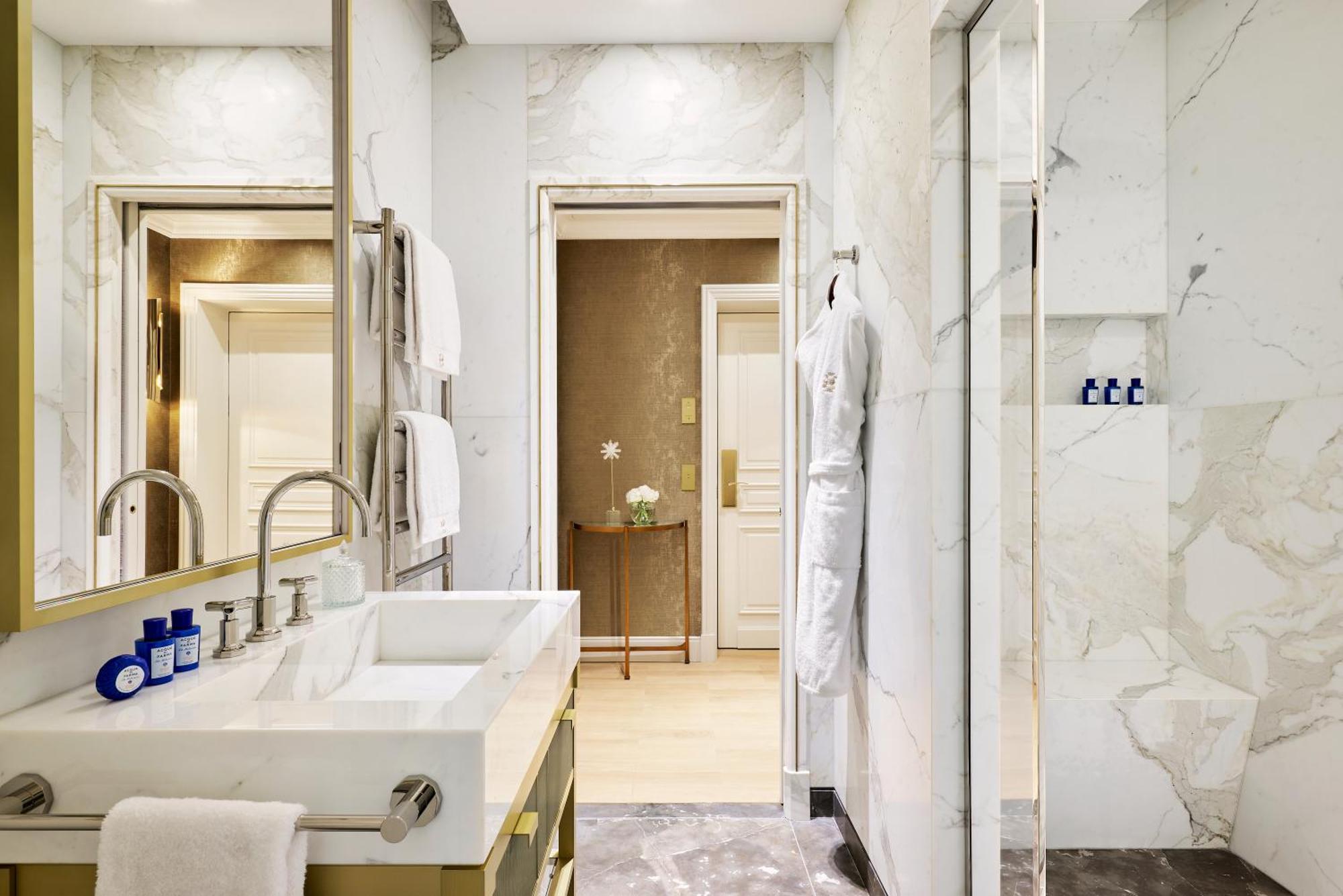 Exclusive Prestige Room City or Courtyard View