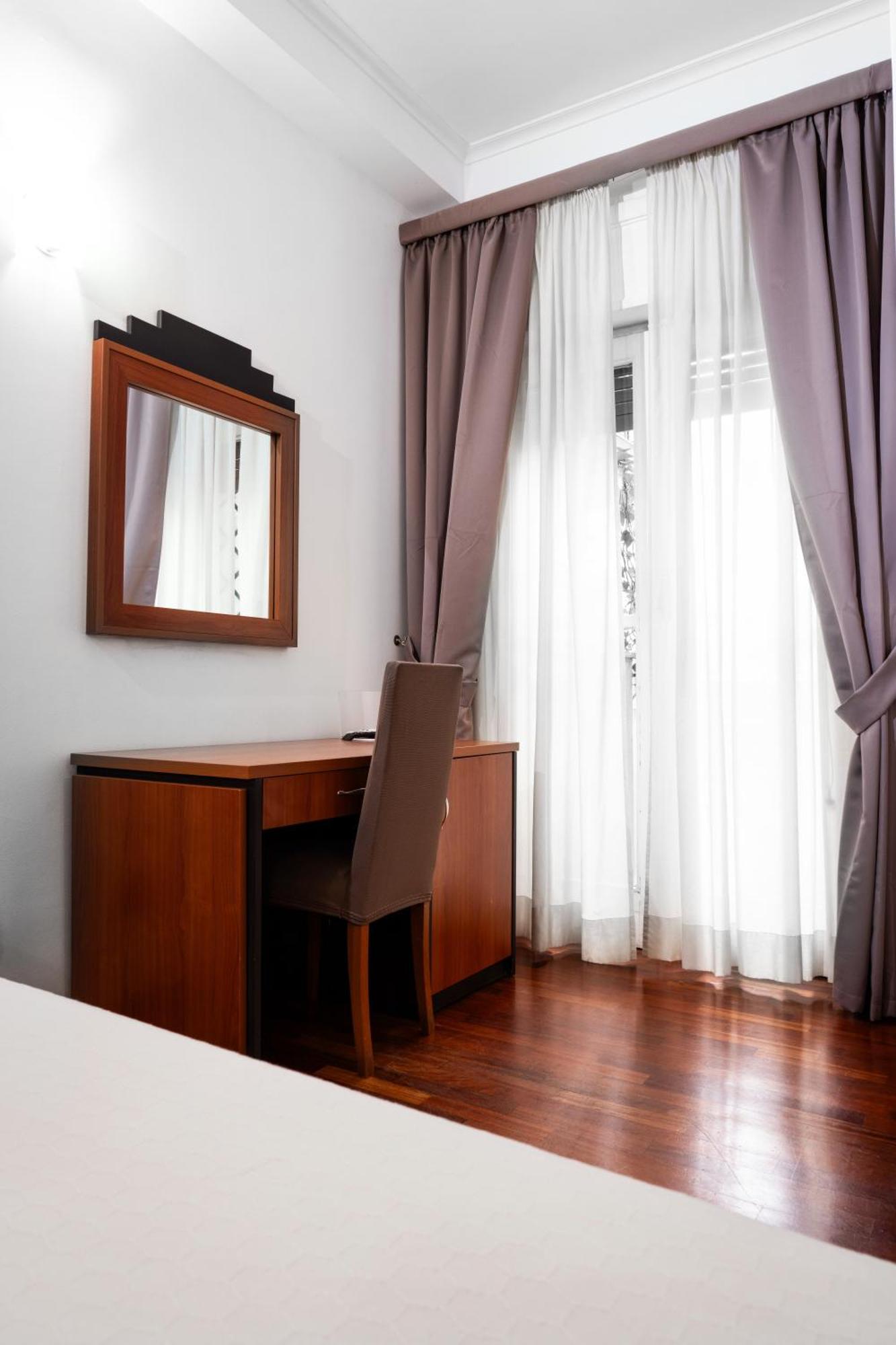 Basic Triple Room