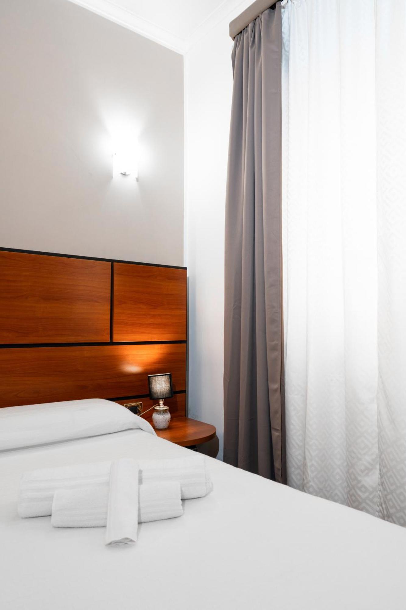 Basic Triple Room