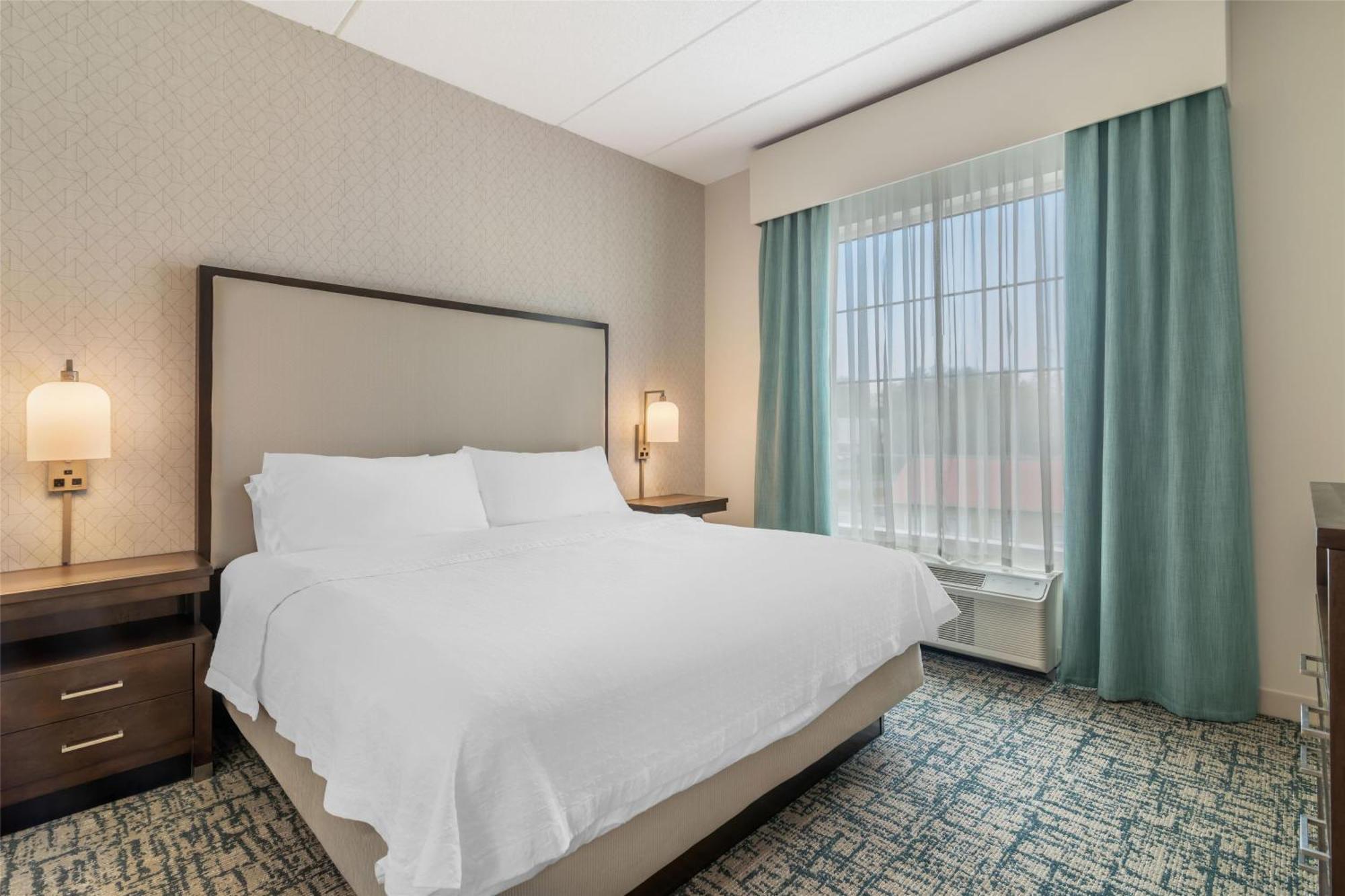 One-Bedroom King Suite Non-Smoking