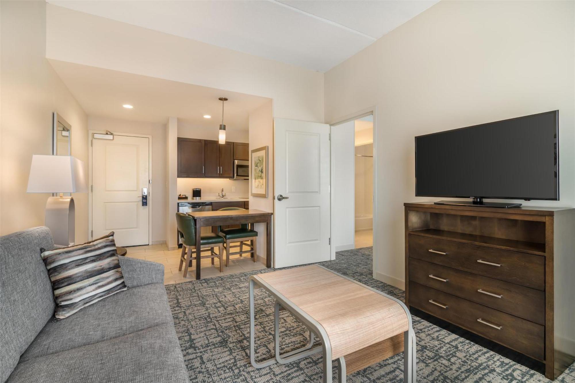 One-Bedroom King Suite Non-Smoking