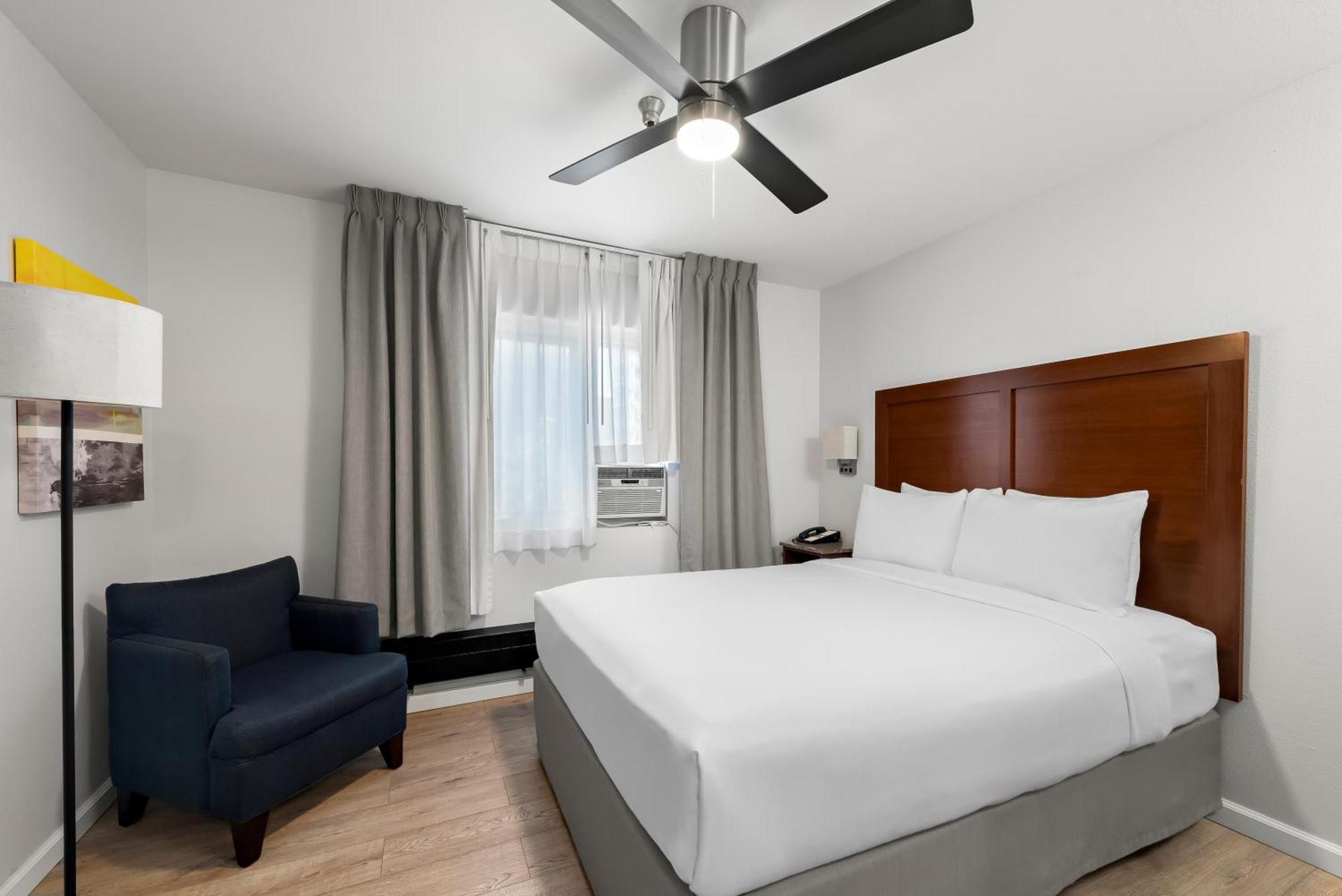 Standard Room One Queen Bed Non-Smoking
