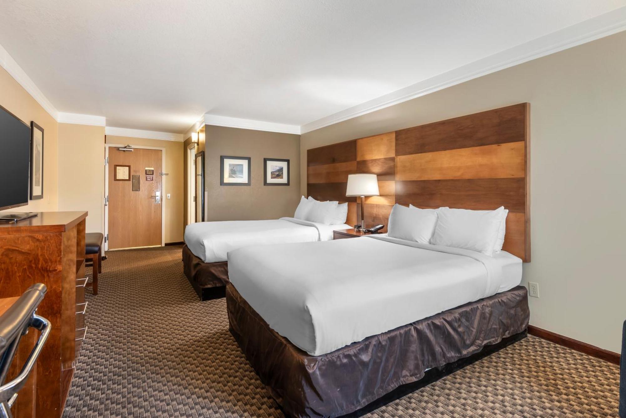 Double Room Two Double Beds Accessible Tub Accessible or Non-Smoking