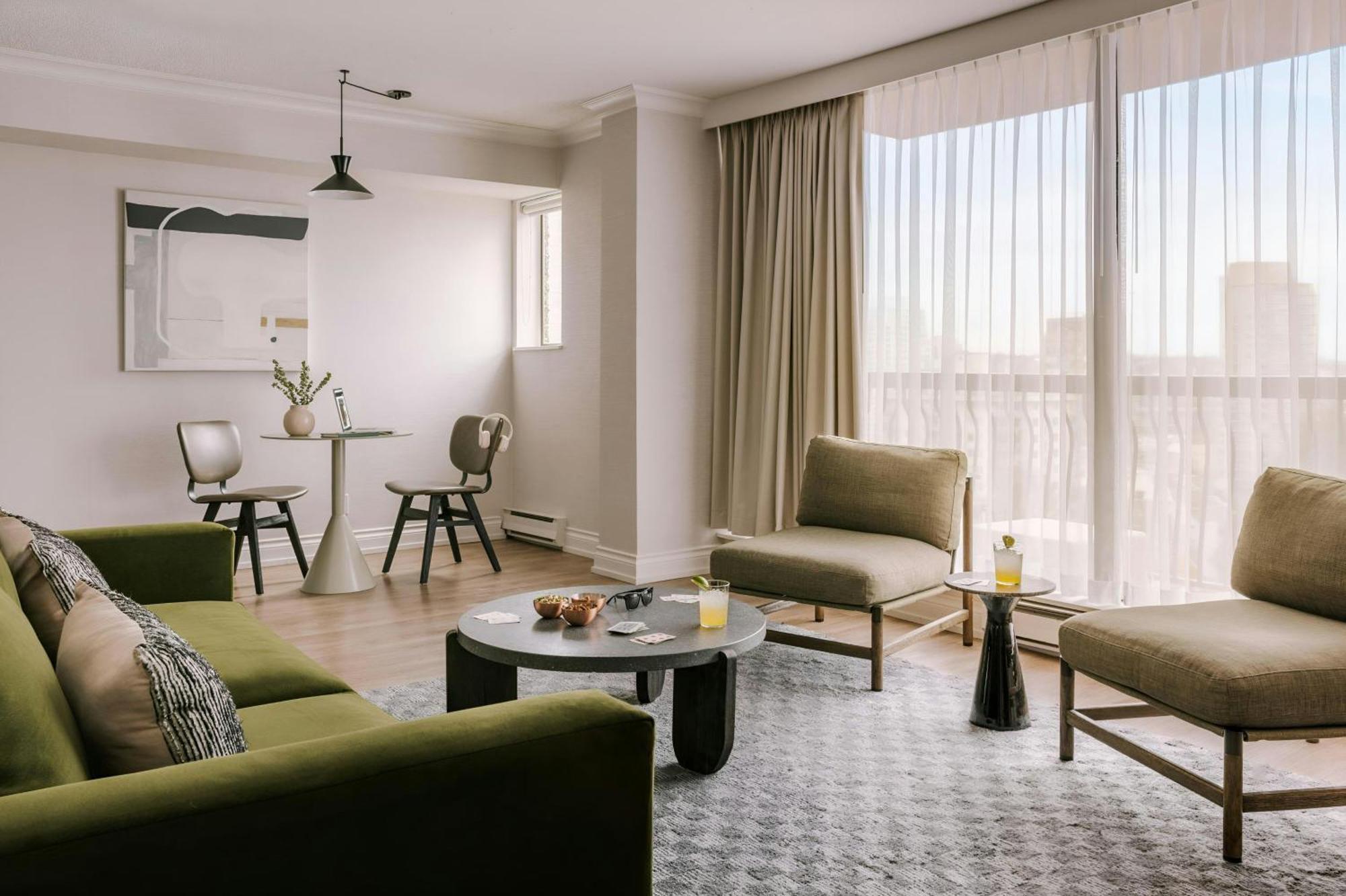 One-Bedroom Apartment Queen Bed Sofa Bed Balcony