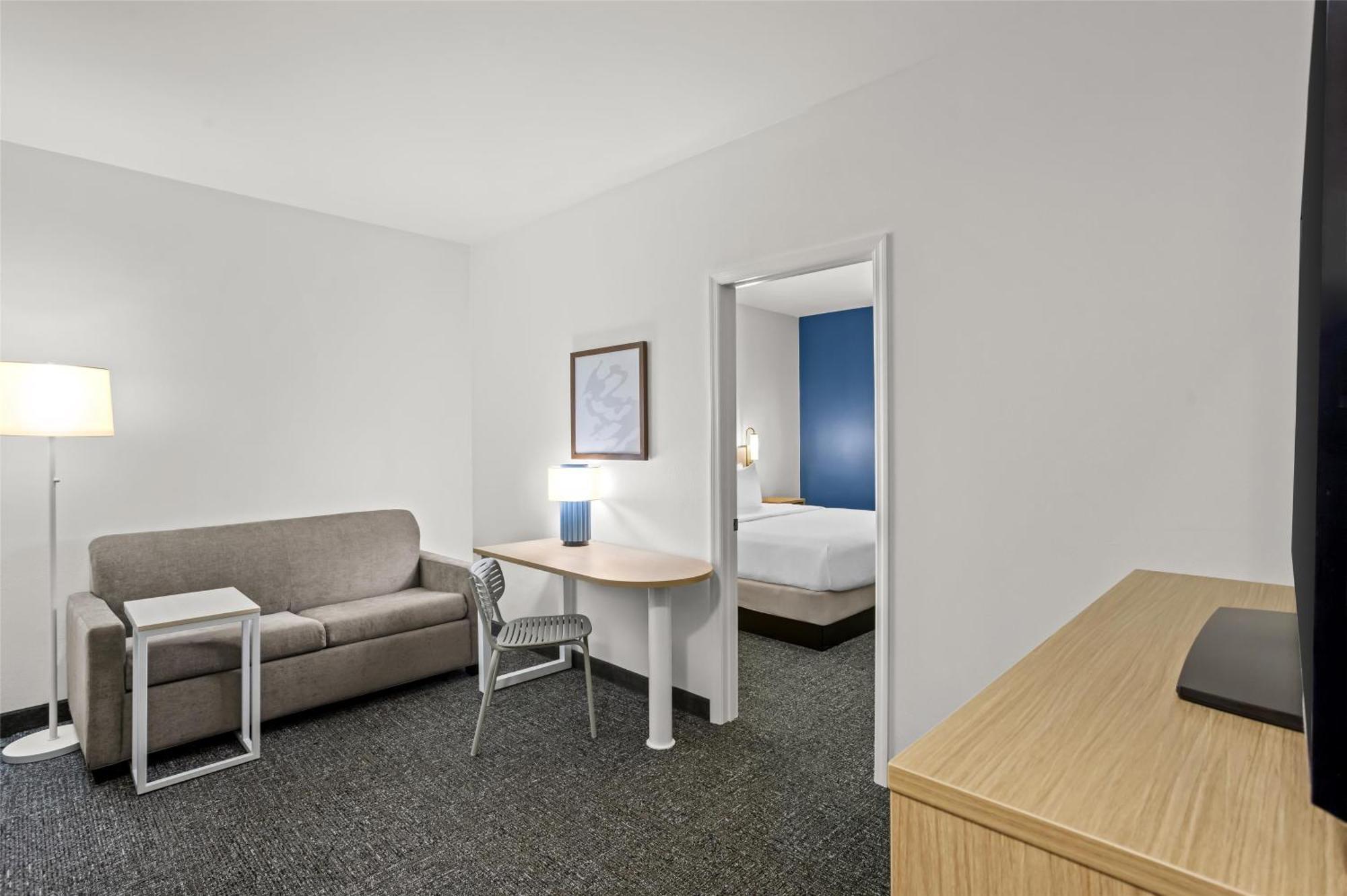 One-Bedroom King Suite