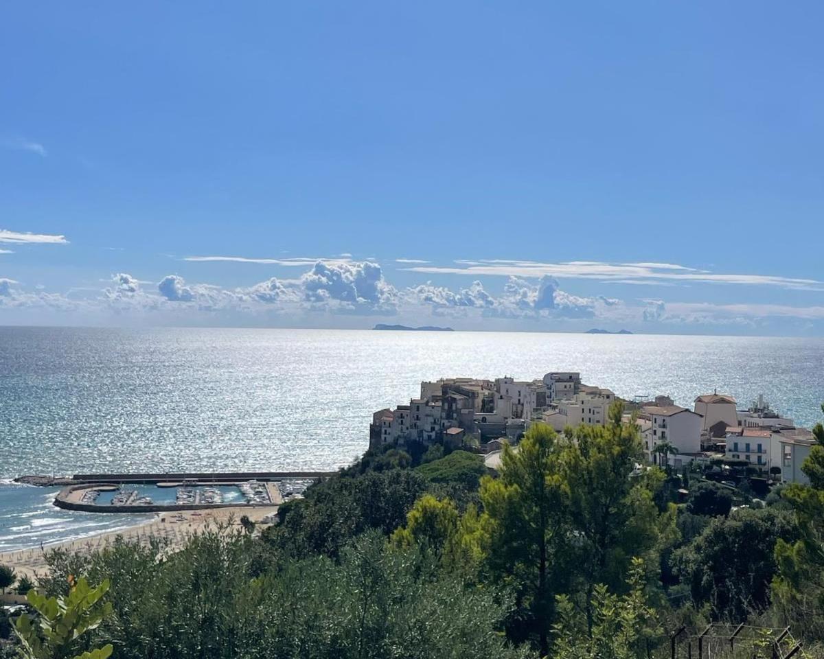 Double or Twin Room Sea View