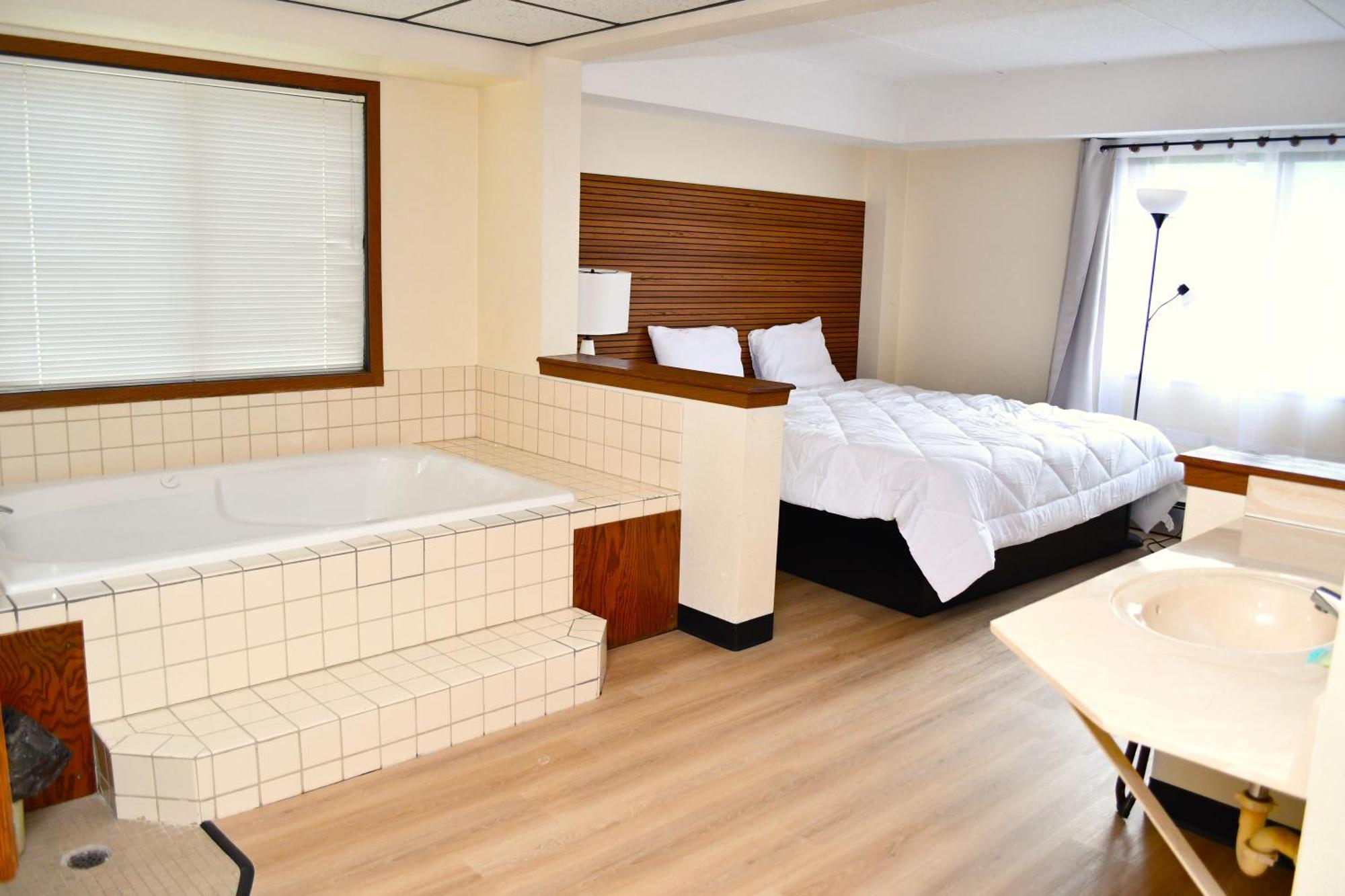King Room Spa Bath